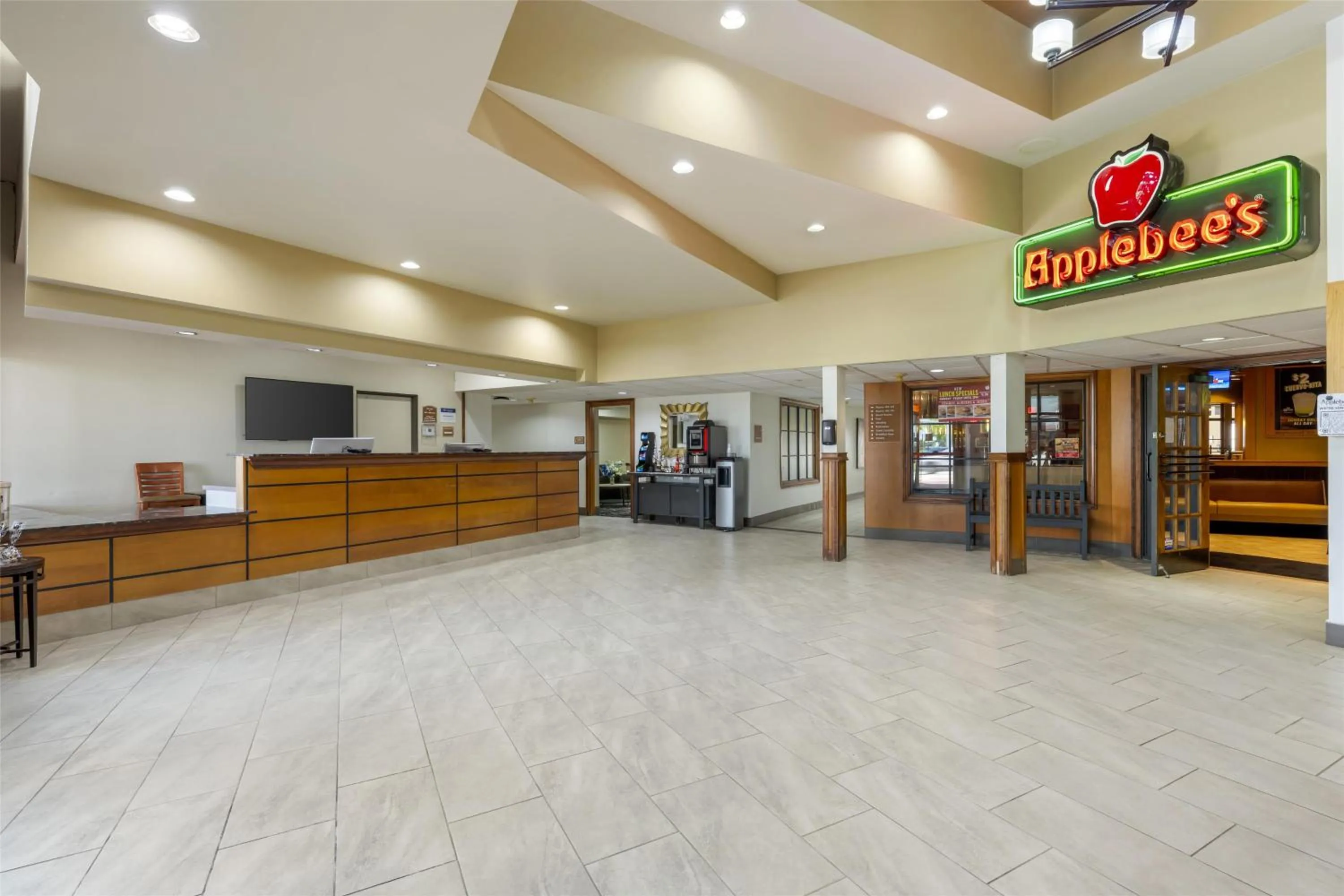 Lobby or reception in Best Western Plus York Hotel and Conference Center