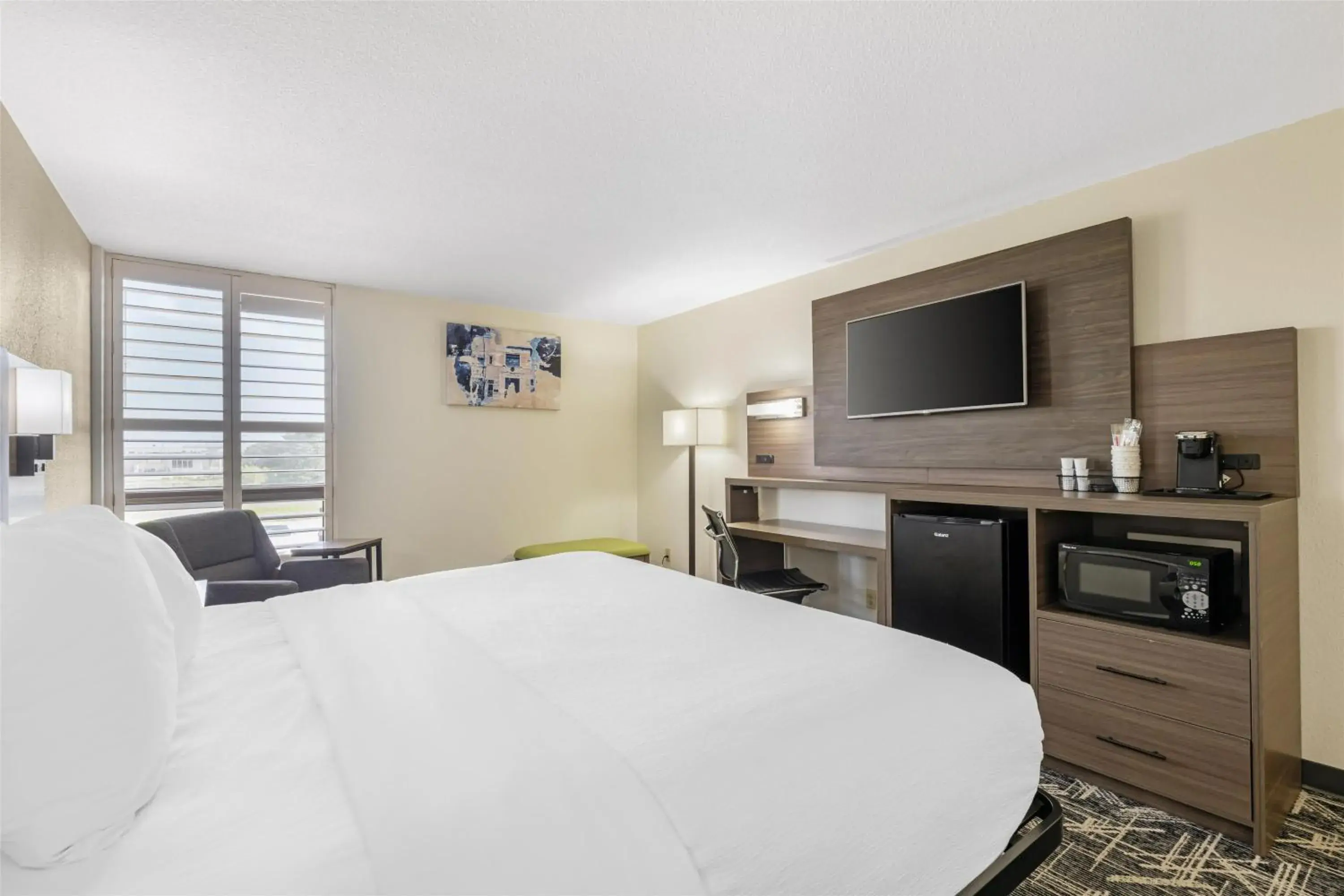 King Suite with Whirlpool - Non-Smoking in Best Western Plus York Hotel and Conference Center King Suite with Whirlpool - Non-Smoking in Best Western Plus York Hotel and Conference Center