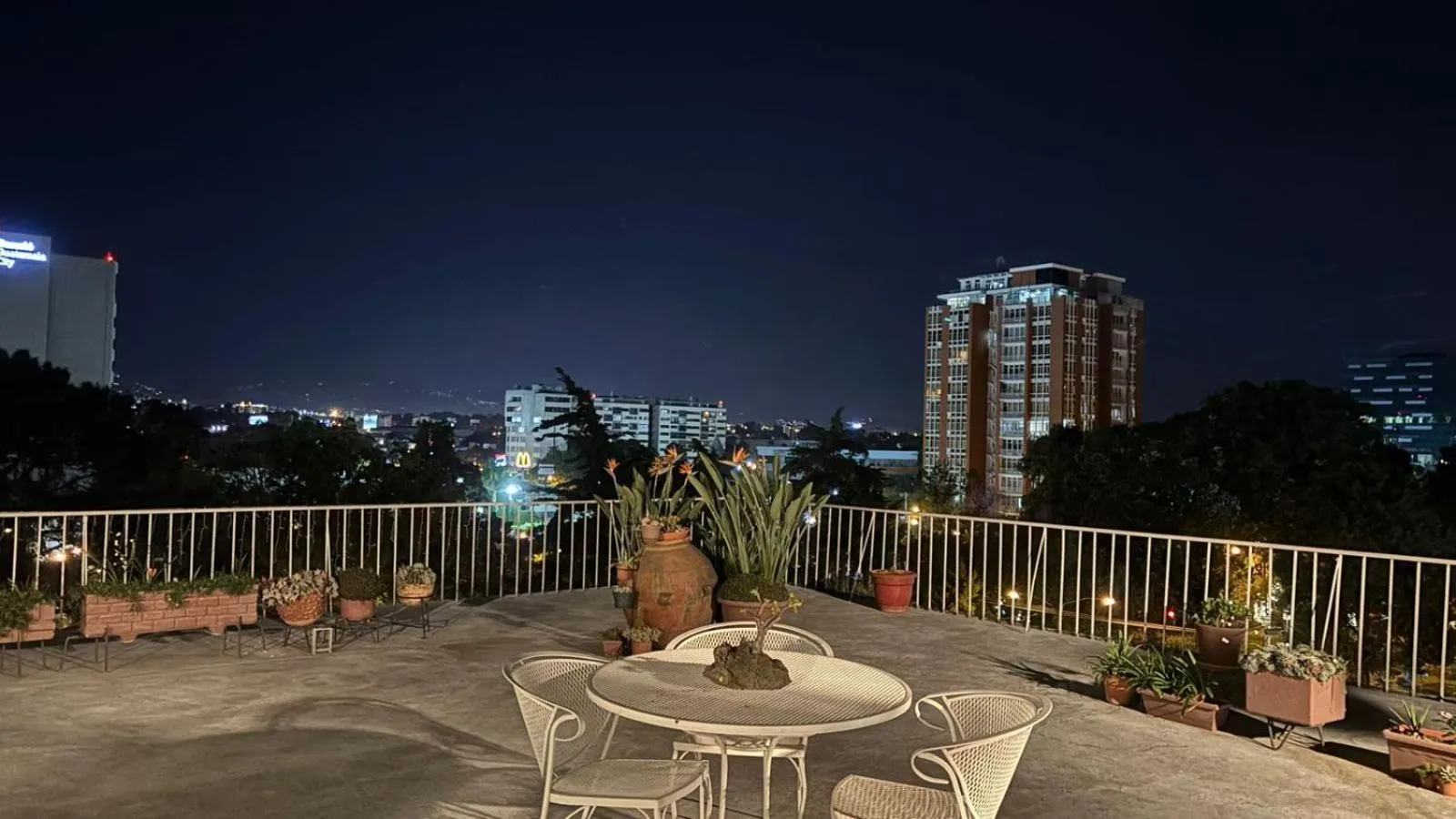 Night in Apartamentos Reforma