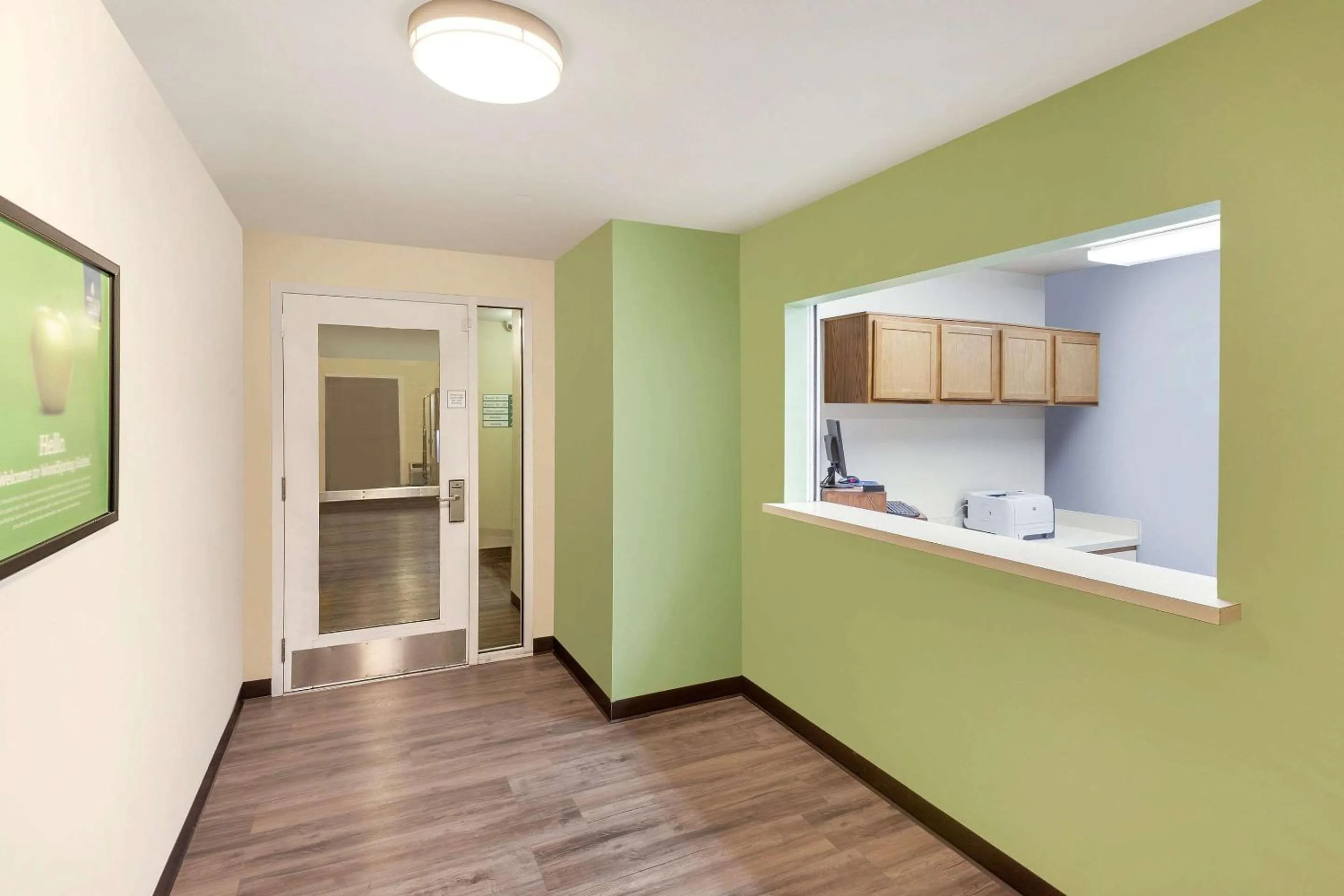 Lobby or reception in WoodSpring Suites Des Moines Pleasant Hill