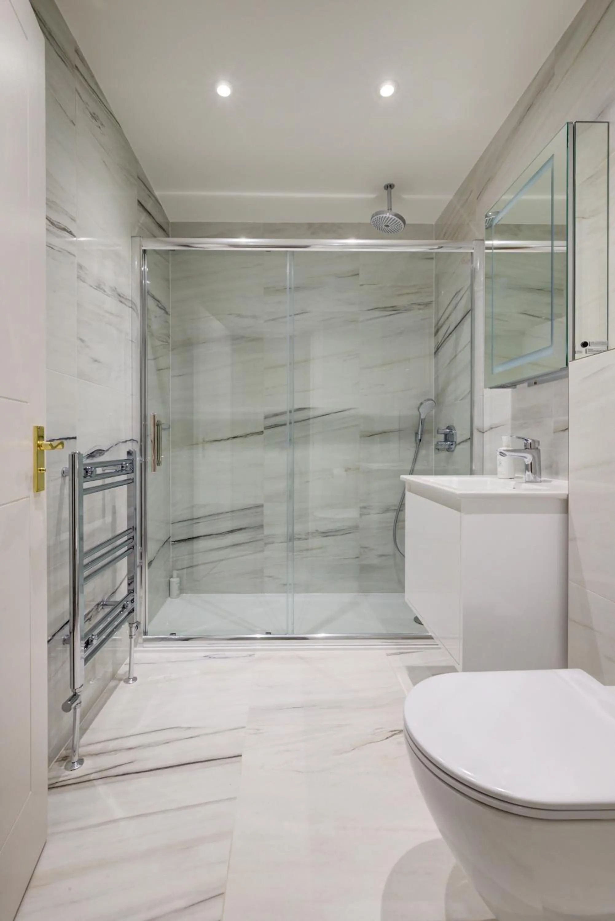 Bathroom in Collingham Serviced Apartments