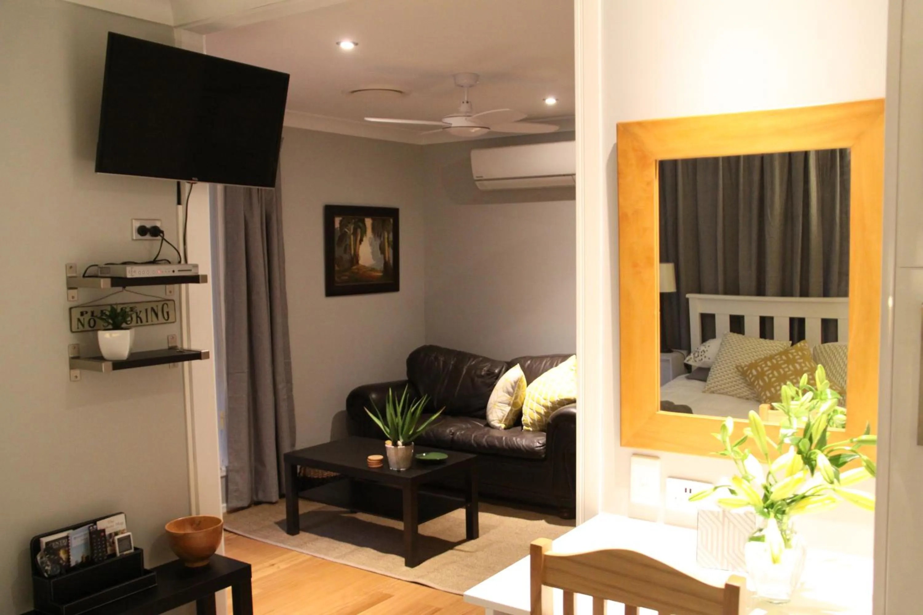 Photo of the whole room in Paperbark Bed & Breakfast