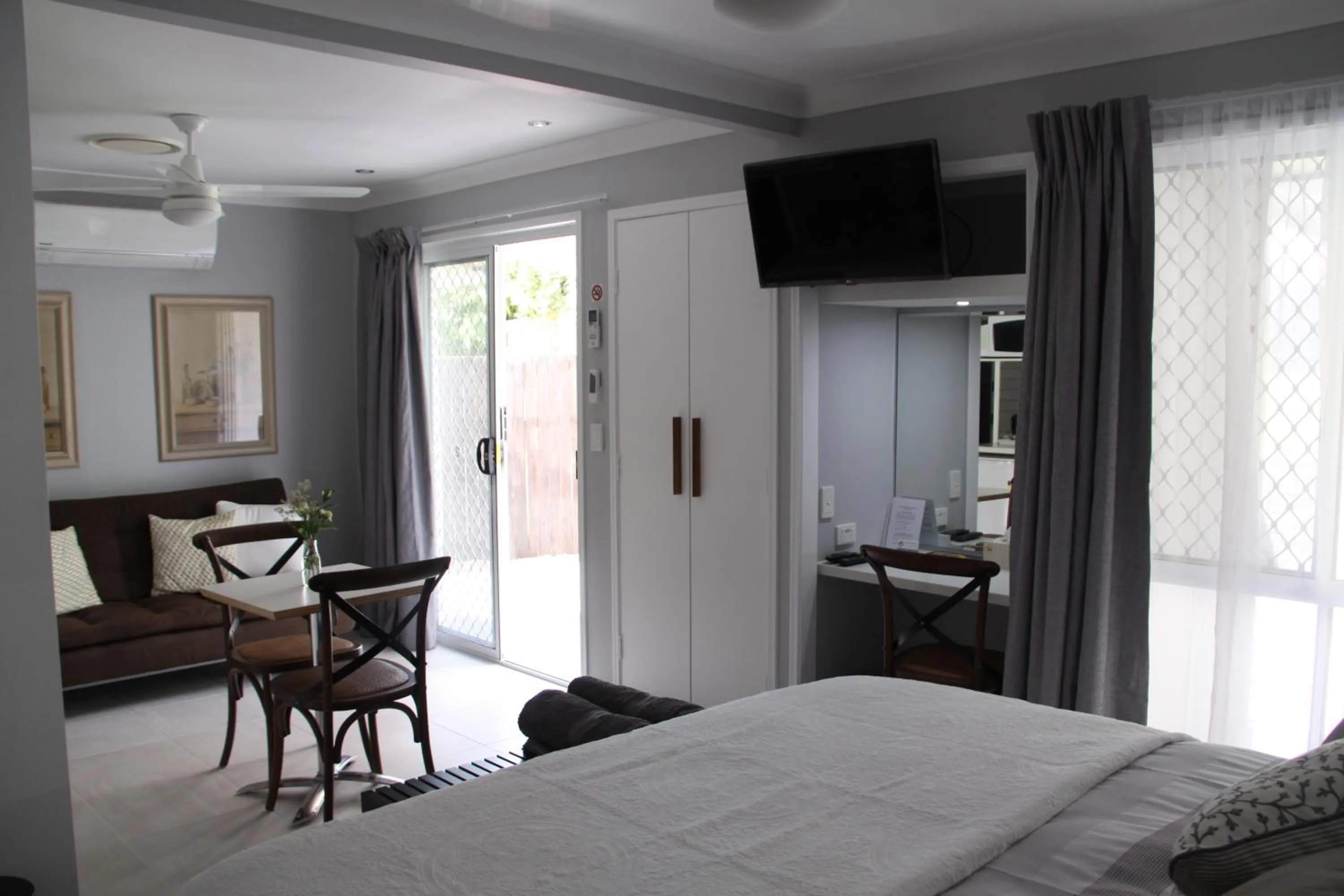 Photo of the whole room in Paperbark Bed & Breakfast