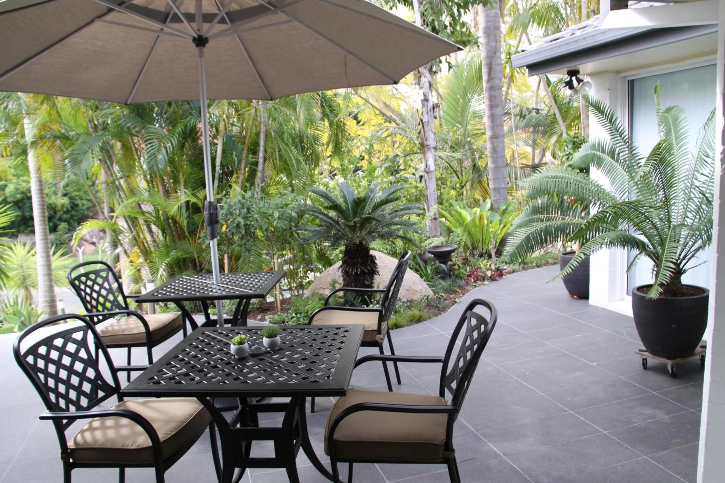 Garden in Paperbark Bed & Breakfast