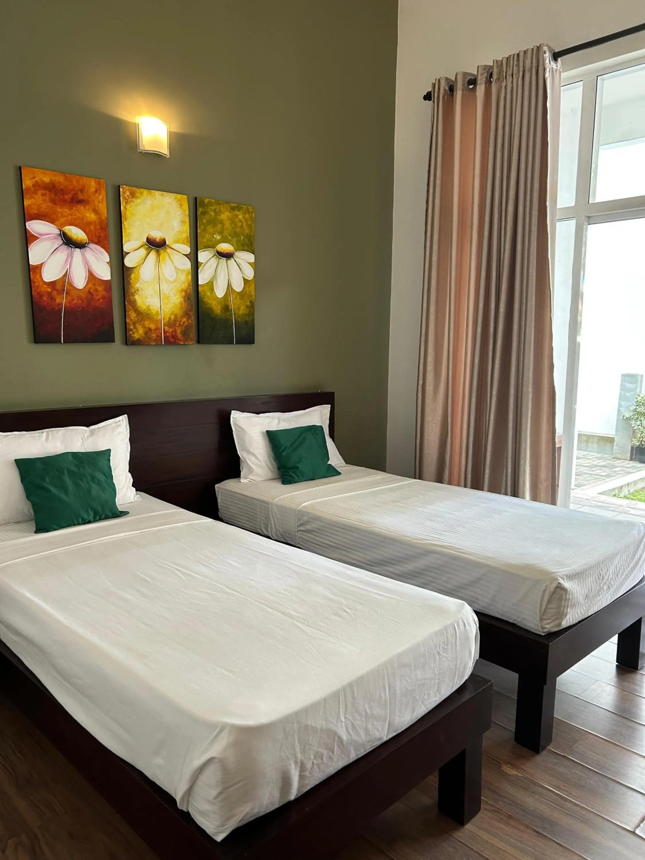 Pool view, Bed in The Suite 262