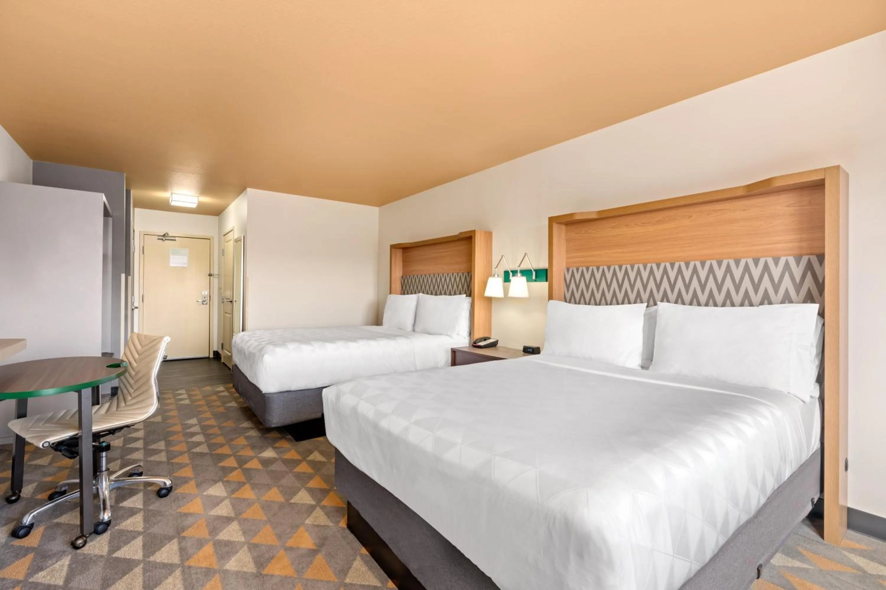 Photo of the whole room, Bed in Holiday Inn Yakima by IHG