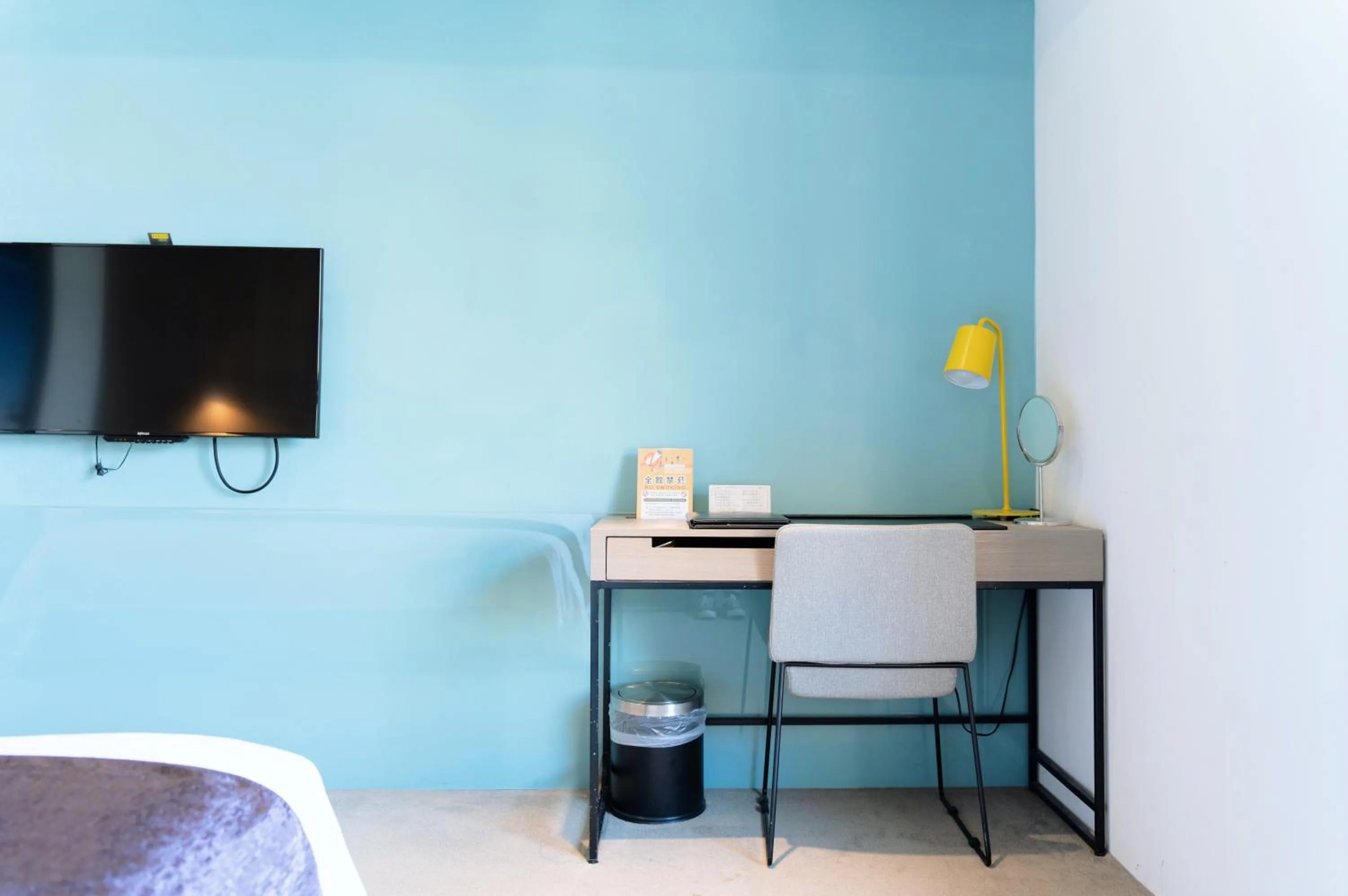 Photo of the whole room, Bed in GOGO Hotel 市政館