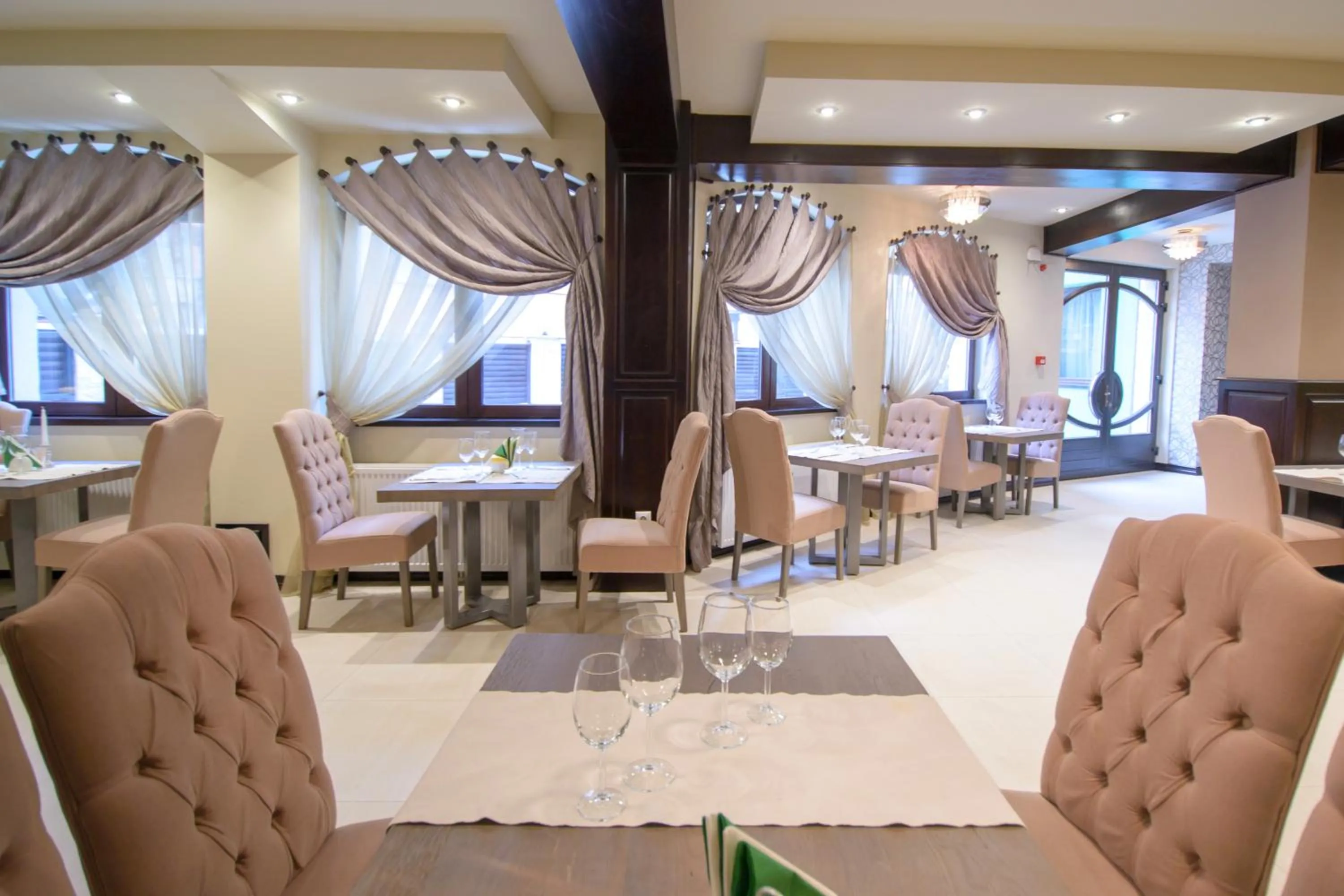 Restaurant/places to eat in Pietrele lui Solomon