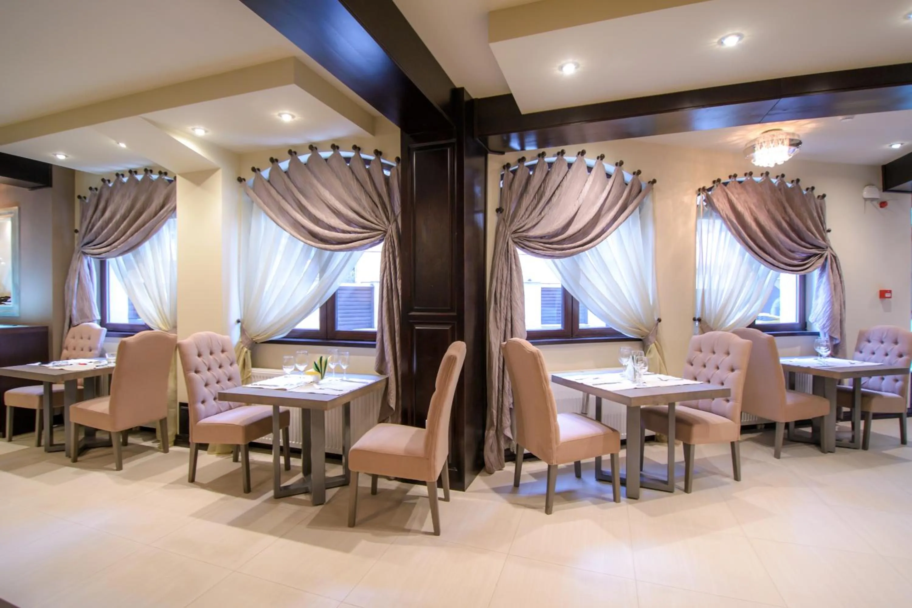 Restaurant/places to eat in Pietrele lui Solomon