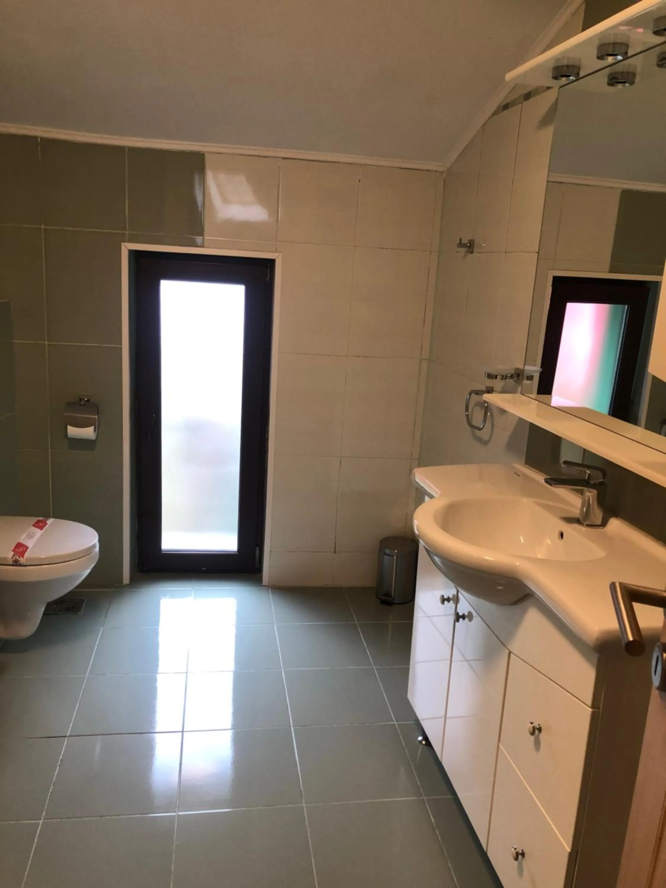 Bathroom in Pietrele lui Solomon