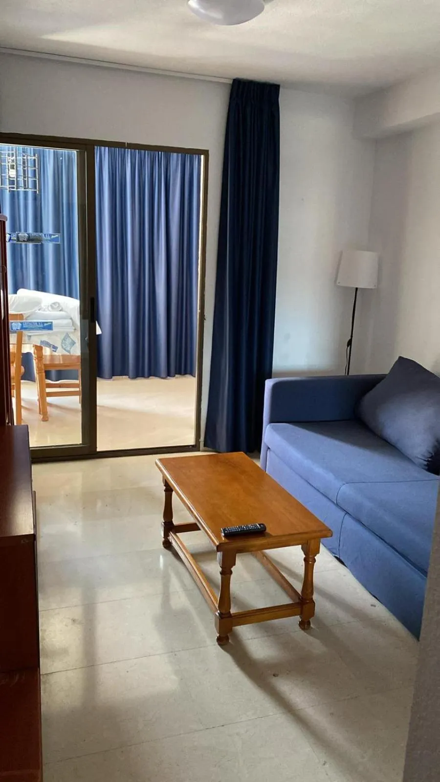 Living room in Apartamentos Gemelos 2 y 4 by Gestaltur