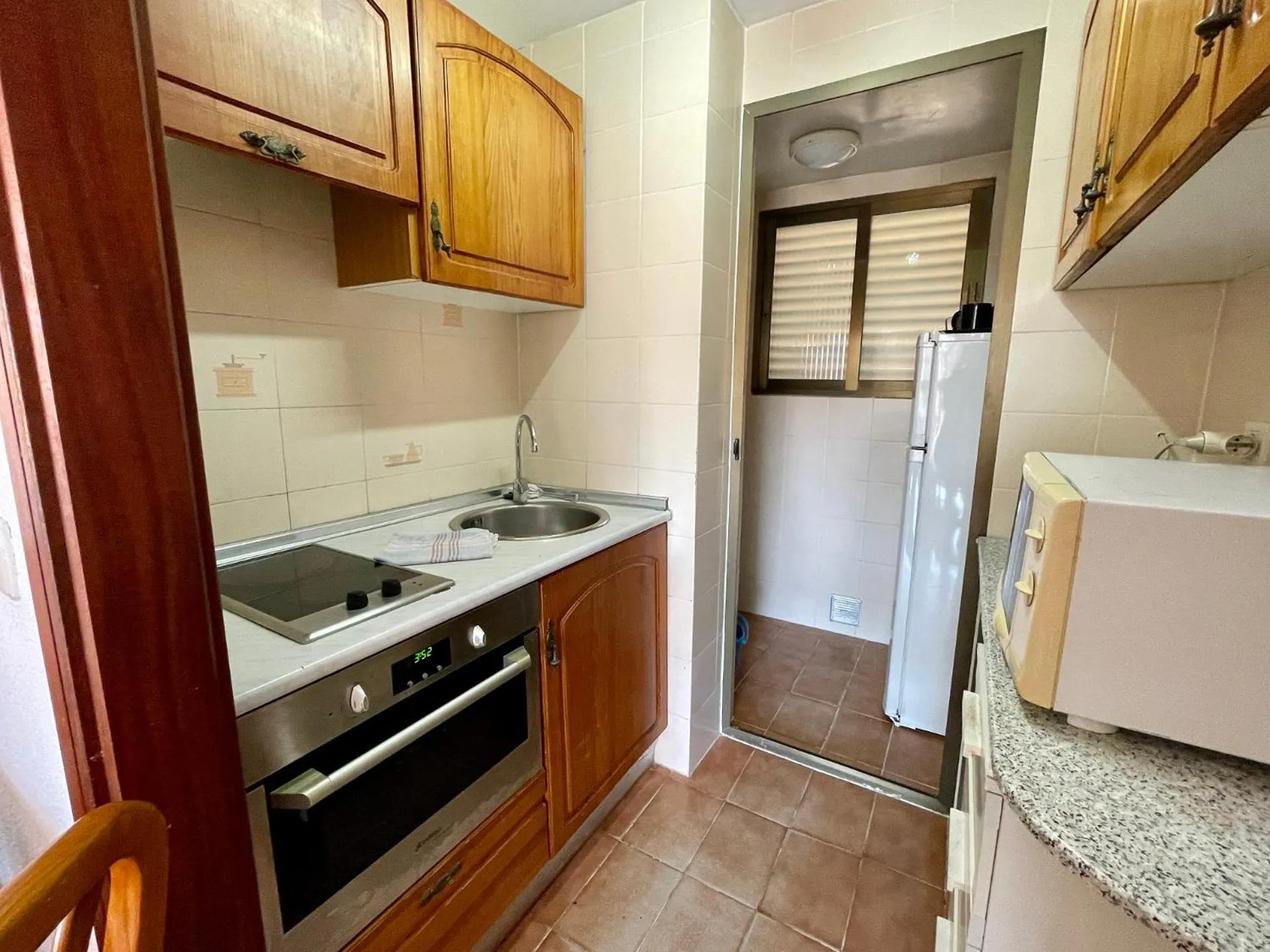 stove in Apartamentos Gemelos 2 y 4 by Gestaltur