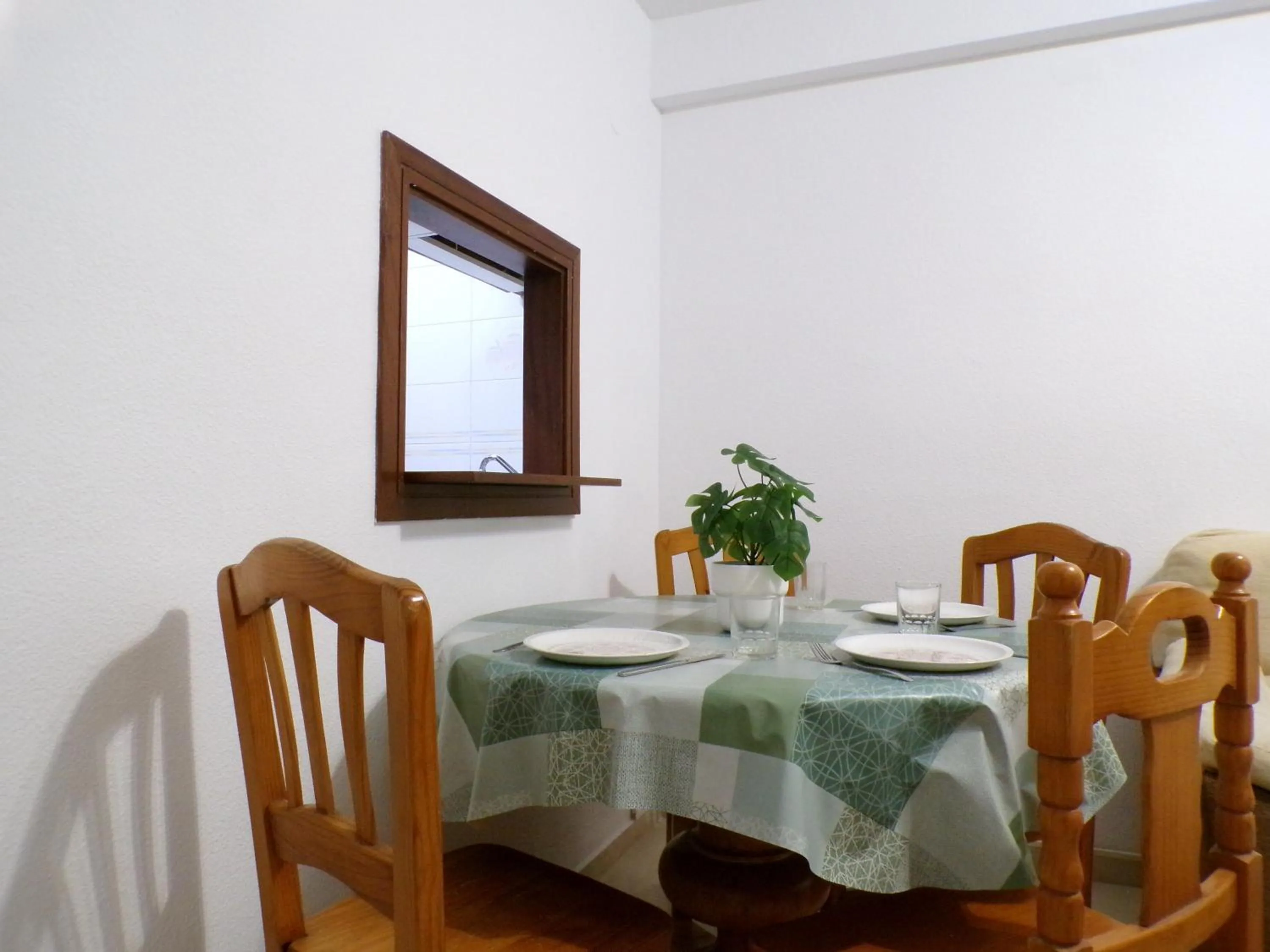 Dining area in Apartamentos Gemelos 2 y 4 by Gestaltur