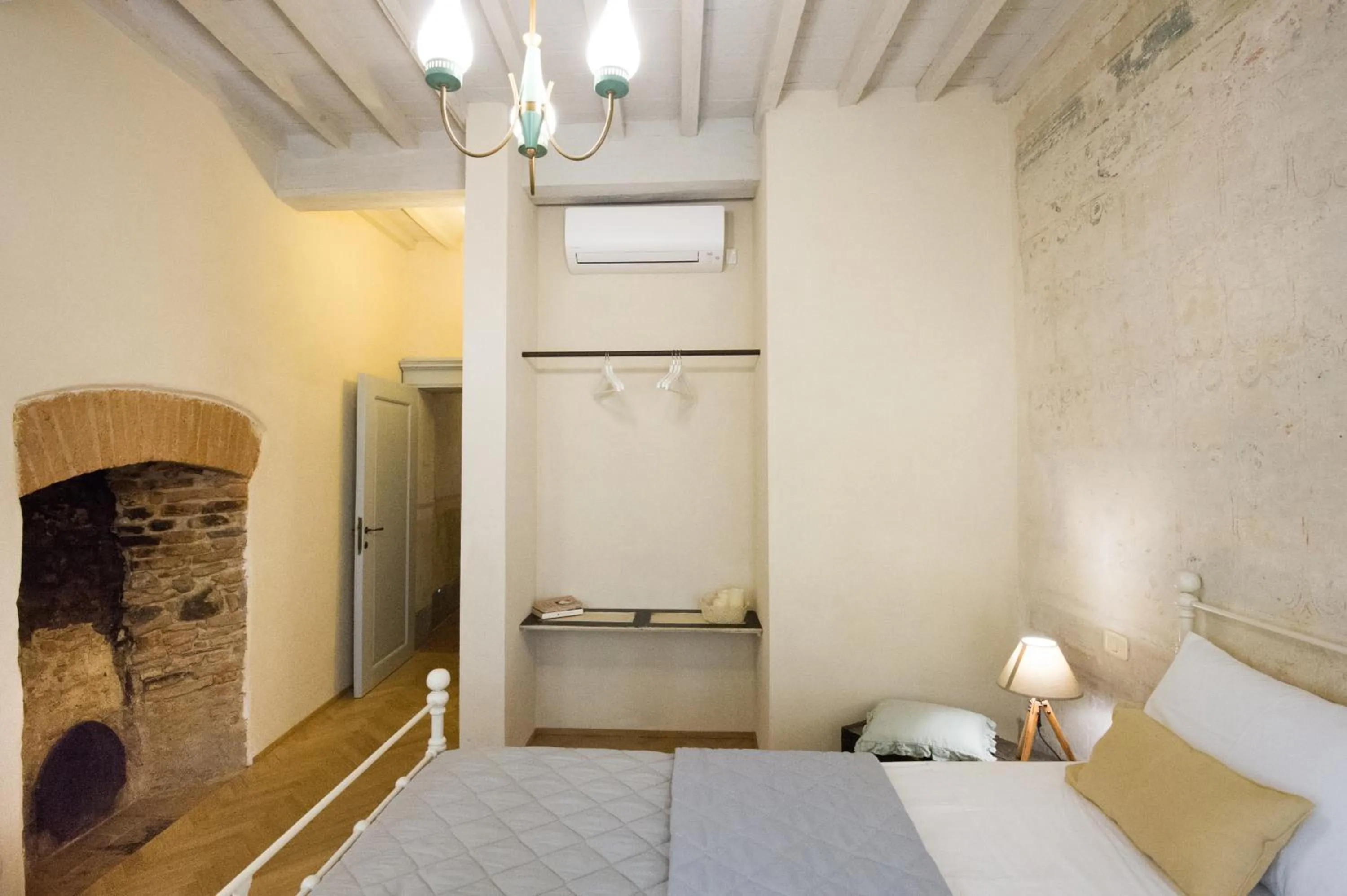 Photo of the whole room, Bed in Il Piccolo Cavour Charming House B&B