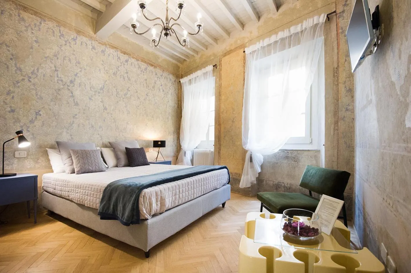 Bed in Il Piccolo Cavour Charming House B&B