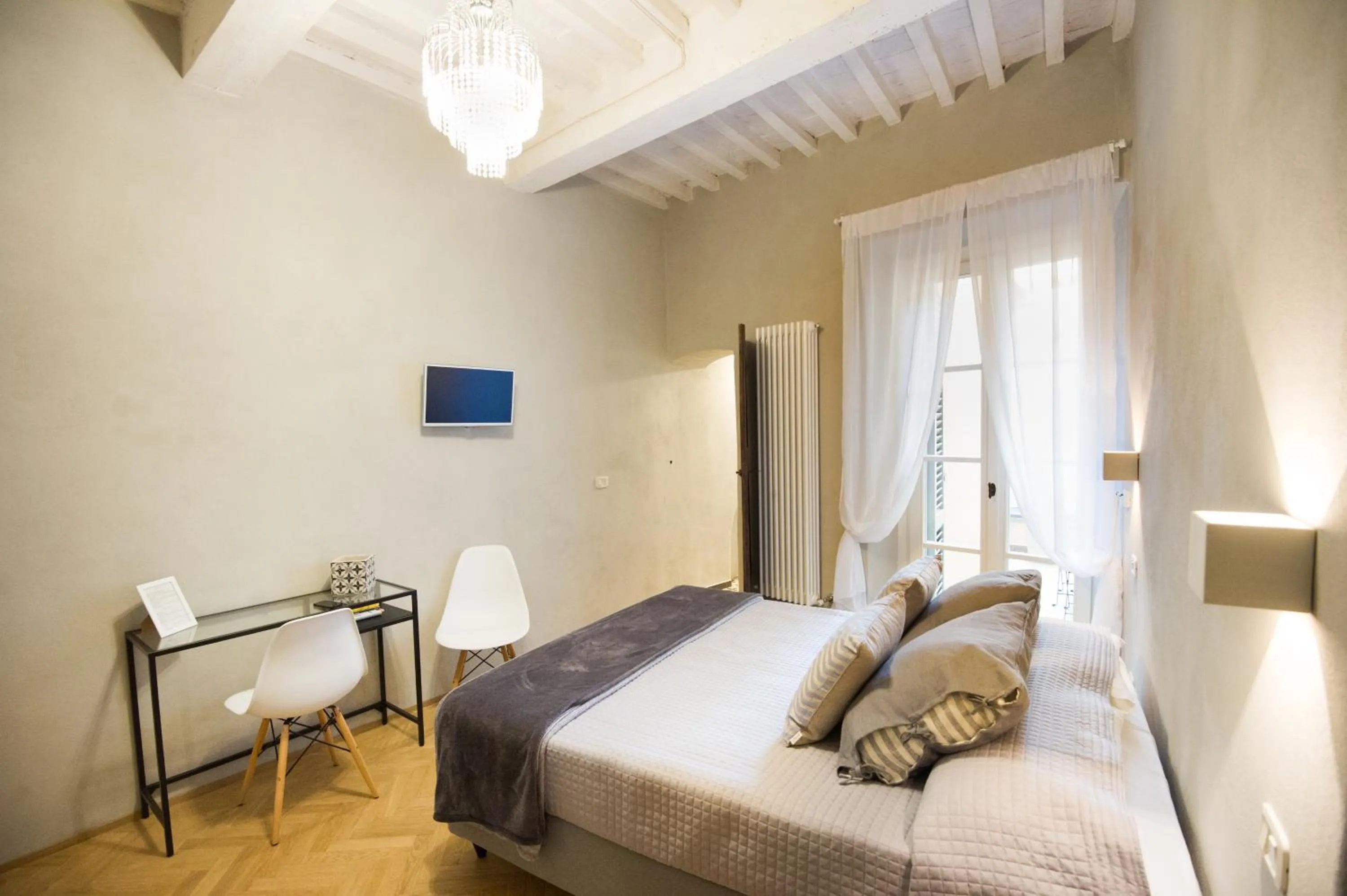 Photo of the whole room, Bed in Il Piccolo Cavour Charming House B&B