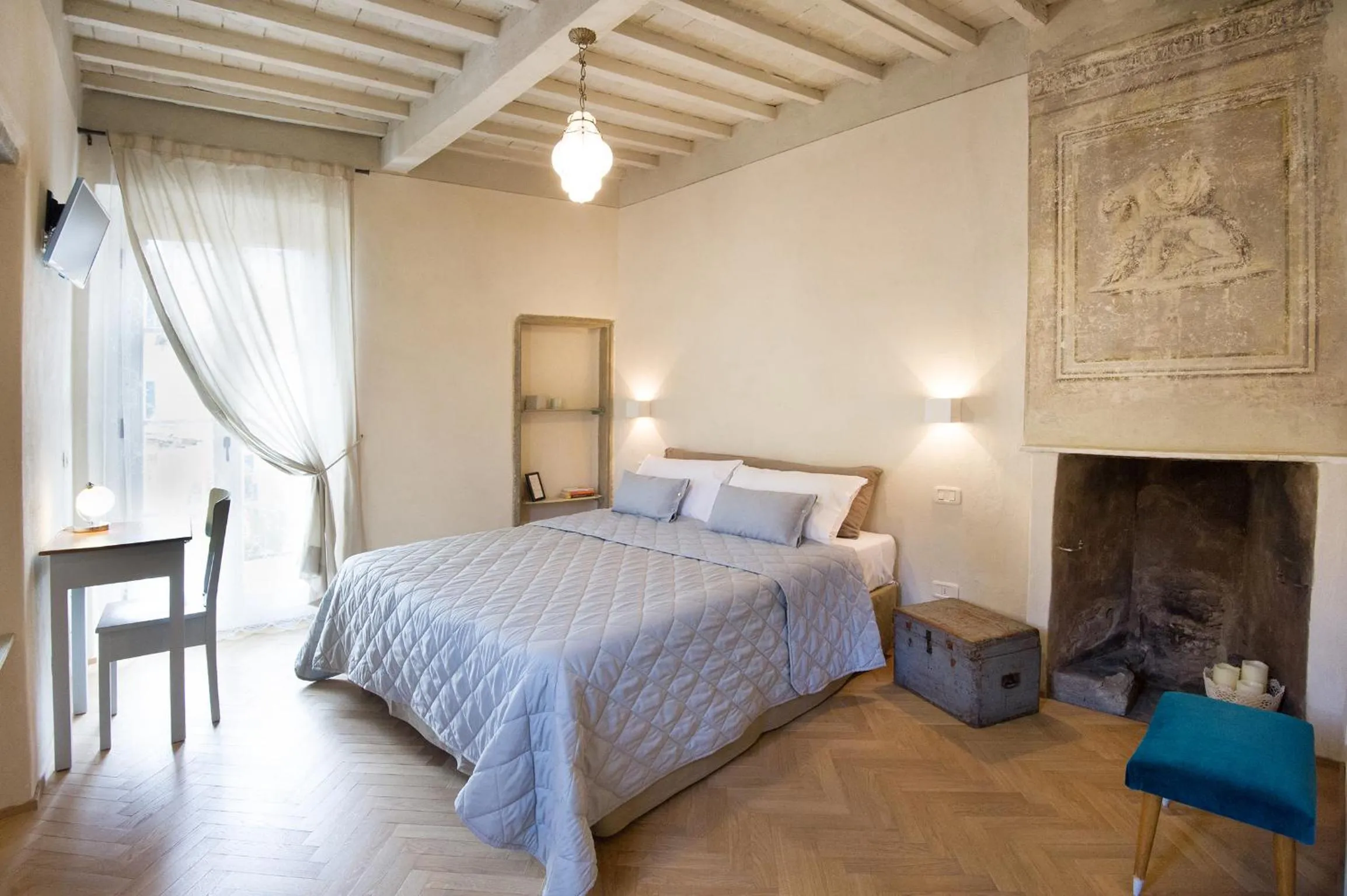 Photo of the whole room, Bed in Il Piccolo Cavour Charming House B&B