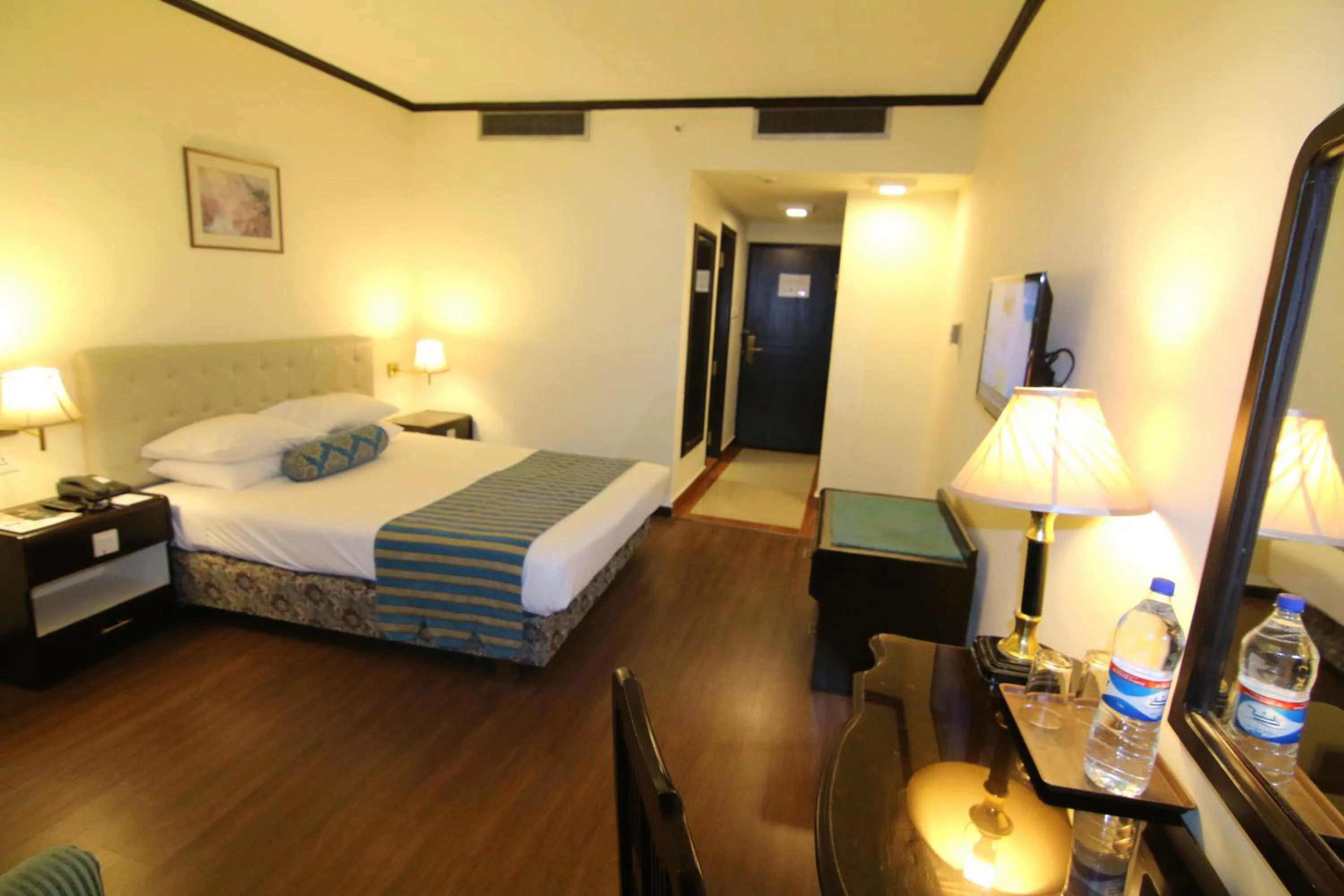 Photo of the whole room, Bed in Islamabad Hotel