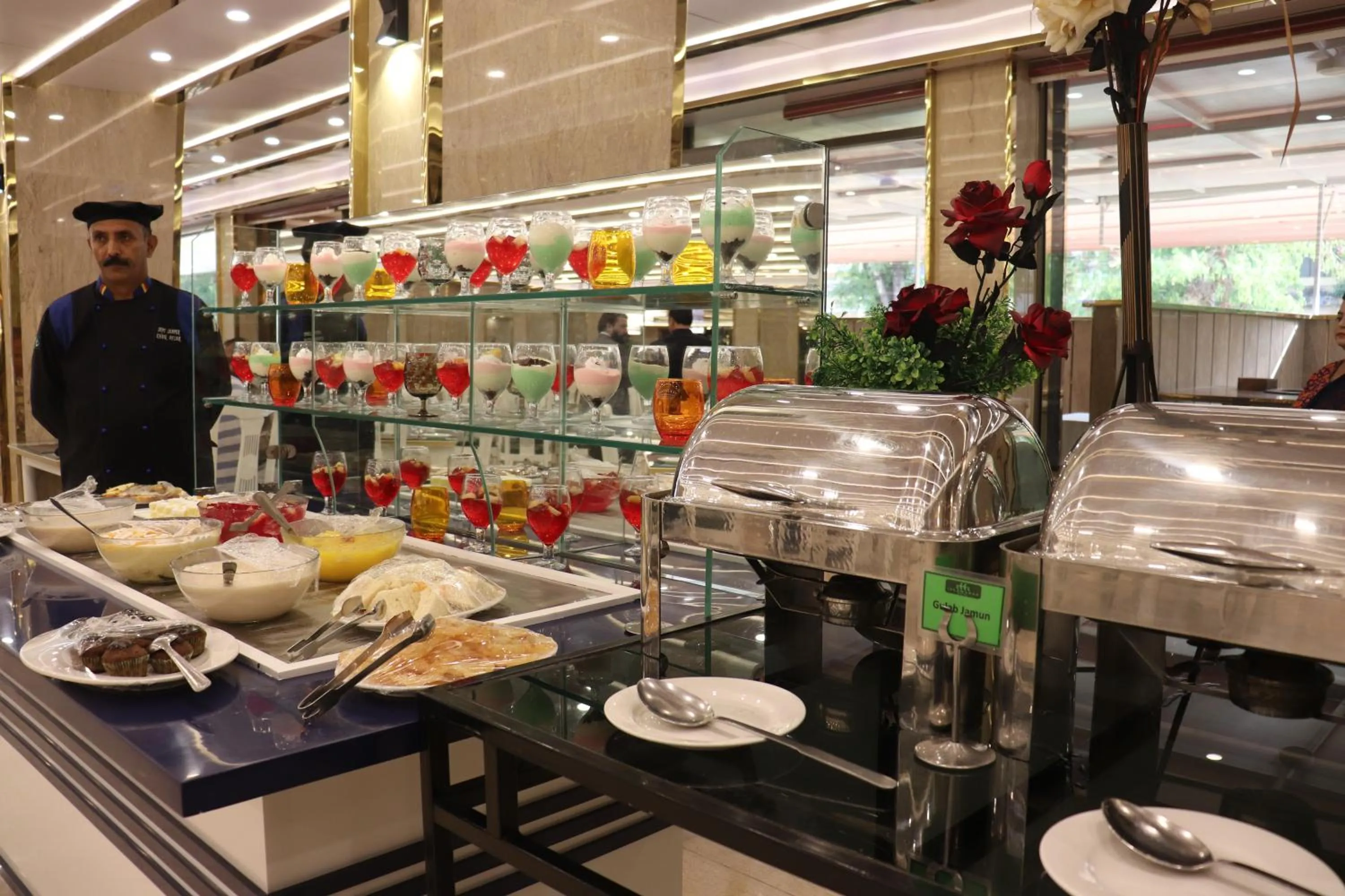 Restaurant/places to eat in Islamabad Hotel