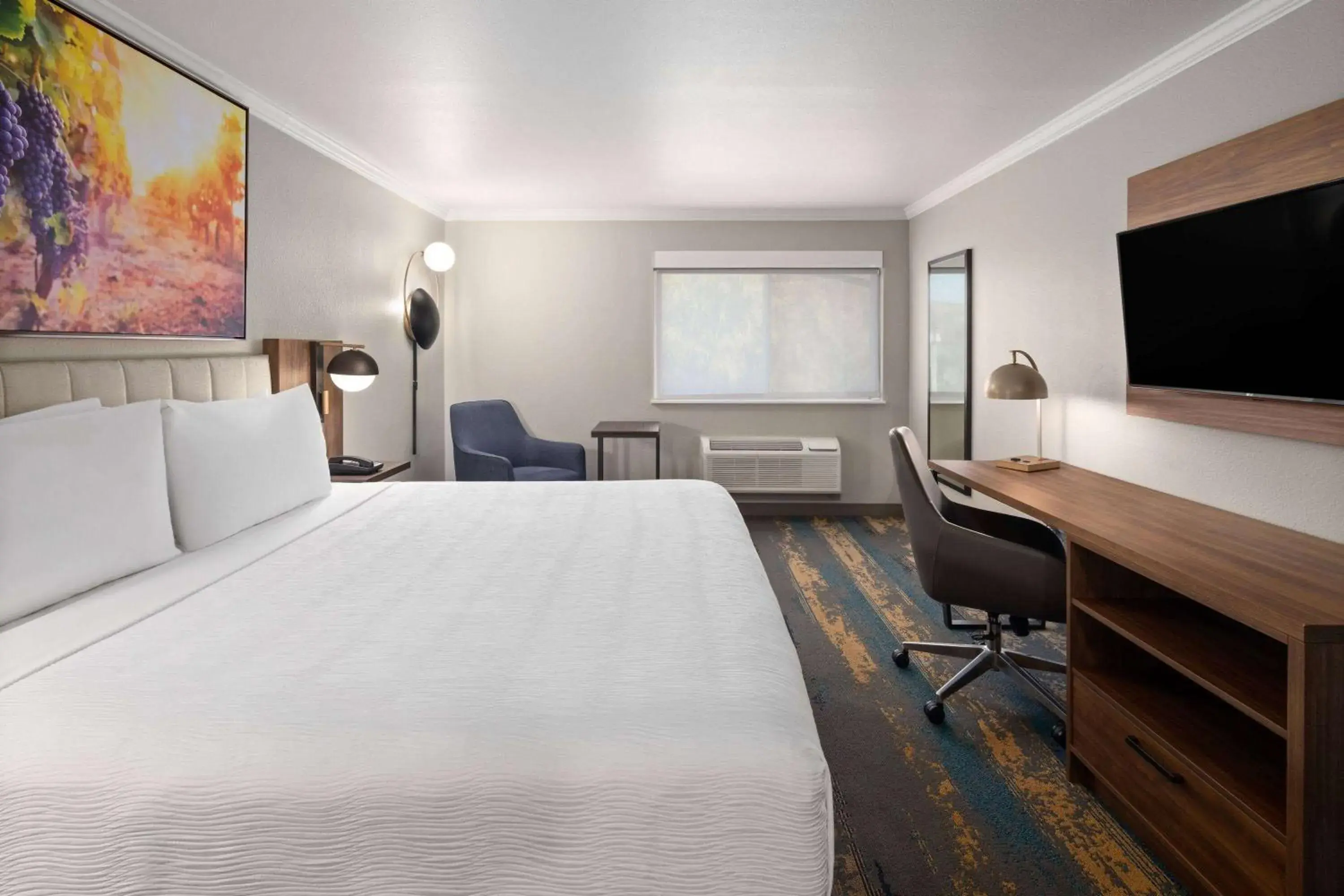 King Room - Non-Smoking in La Quinta Inn & Suites by Wyndham Yakima Downtown King Room - Non-Smoking in La Quinta Inn & Suites by Wyndham Yakima Downtown