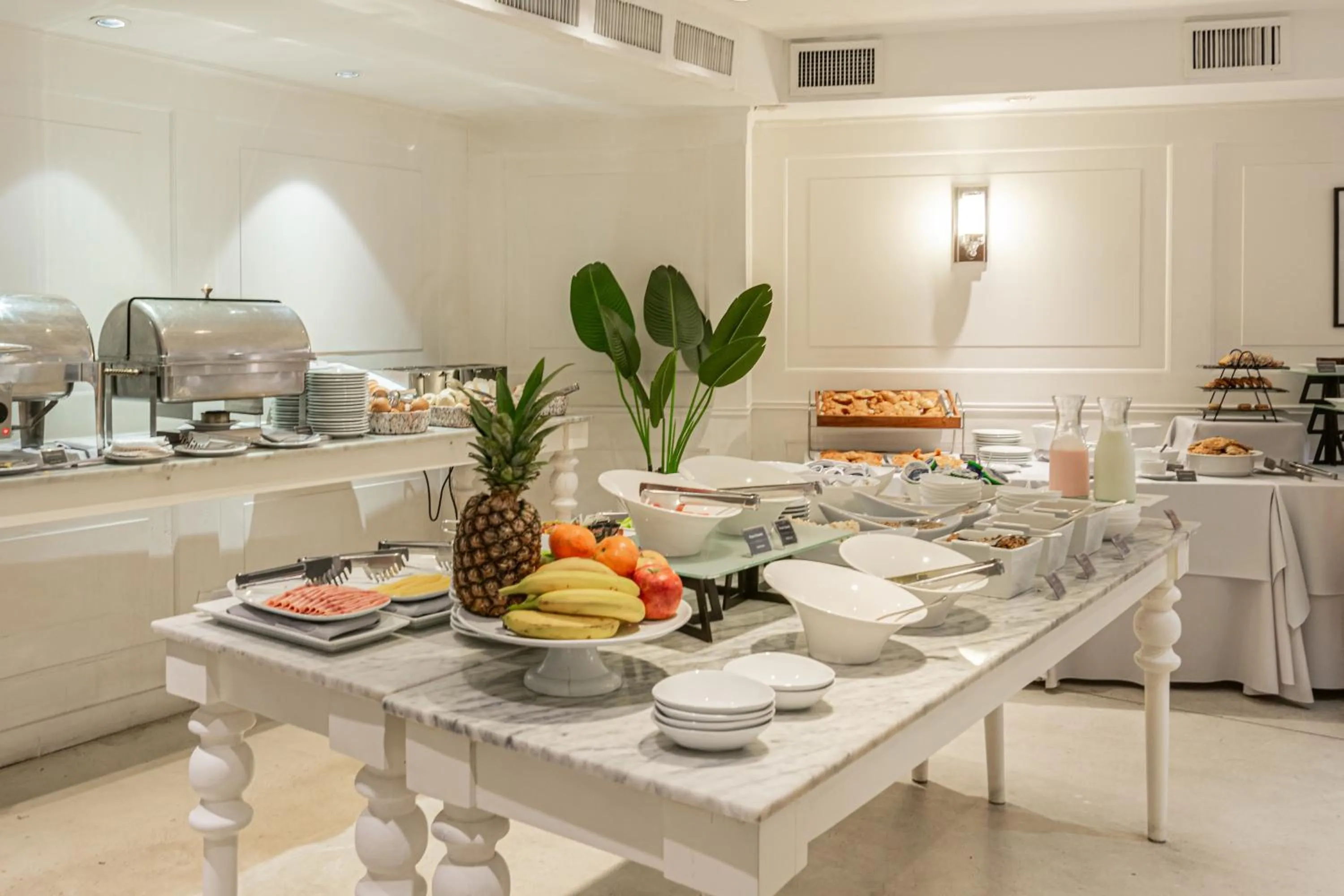 Breakfast in Feir's Park Hotel & Rooftop