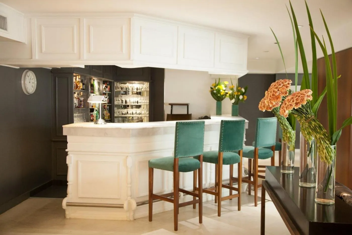 Lounge or bar in Feir's Park Hotel & Rooftop