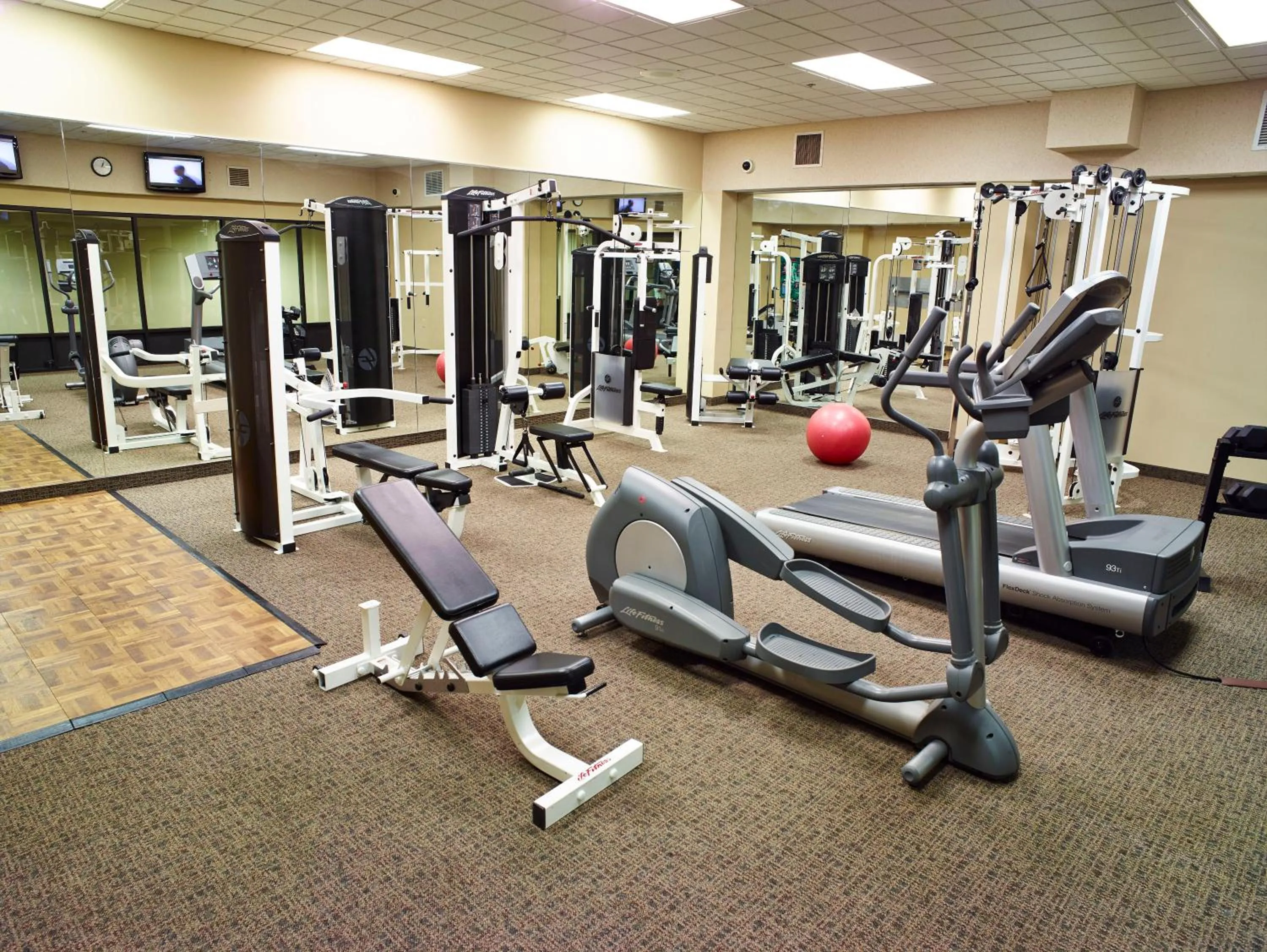 Fitness centre/facilities in LivINN Hotel Minneapolis North / Fridley