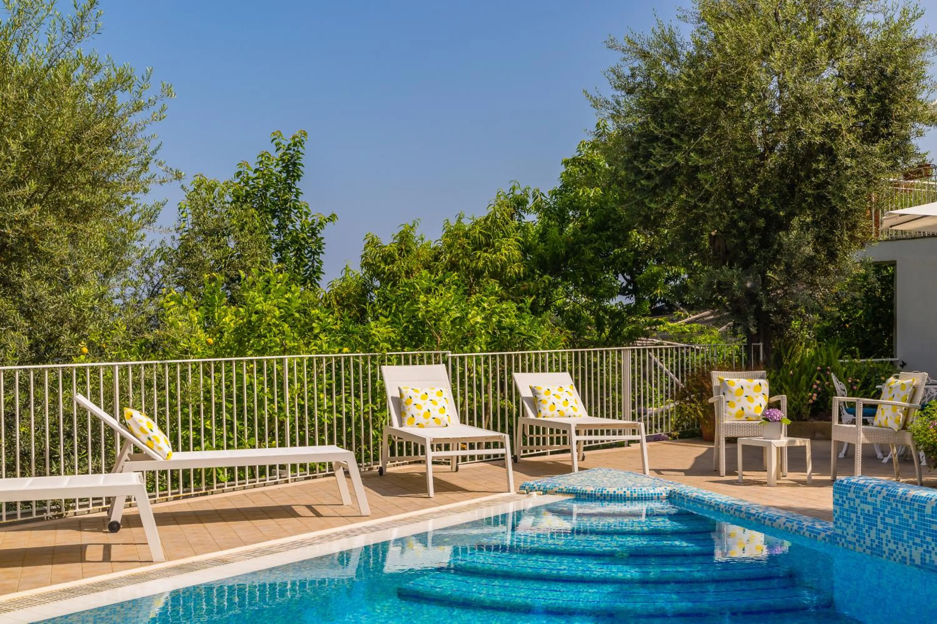 Sea view in Villa Sorrento Flats