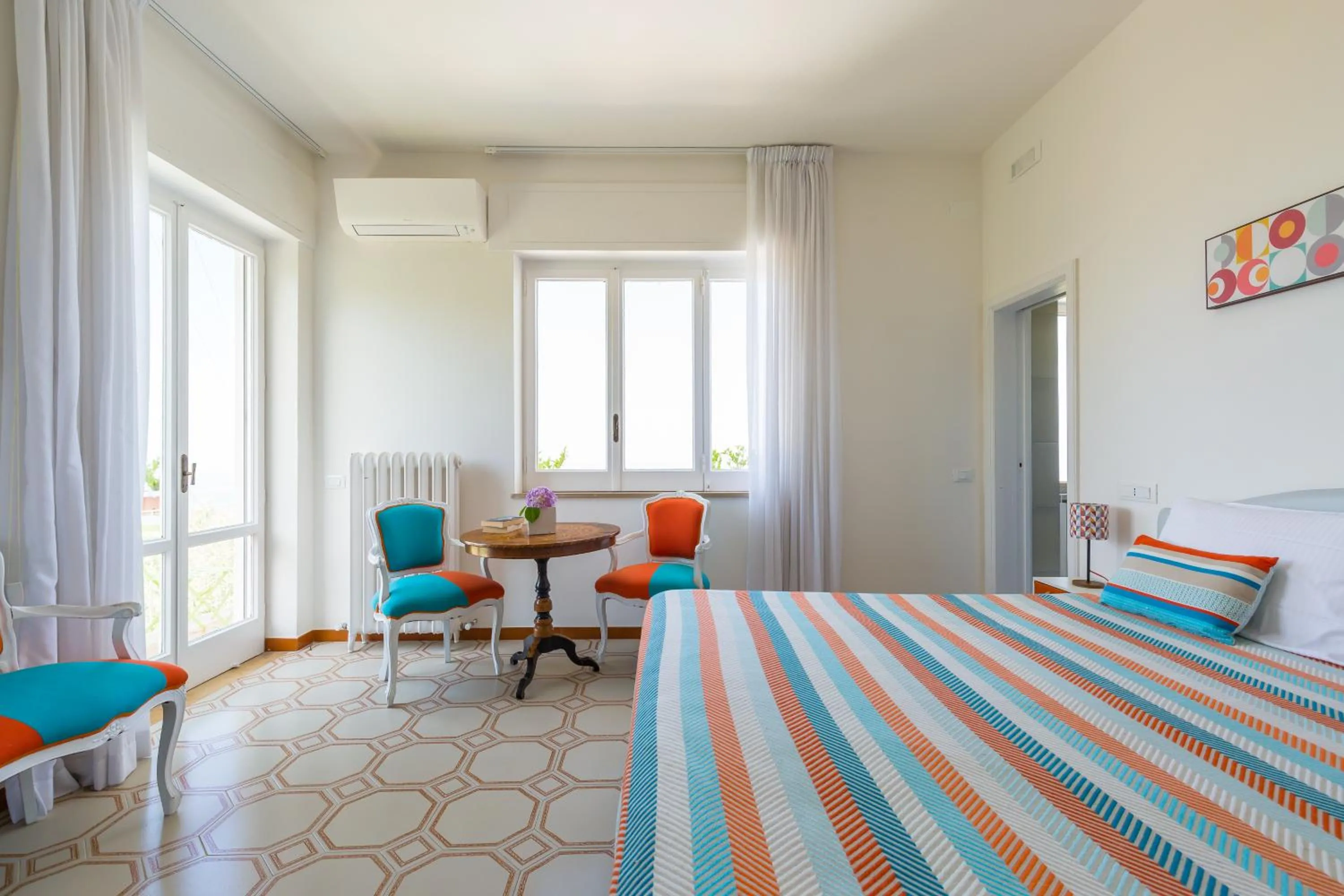 Balcony/Terrace, Bed in Villa Sorrento Flats