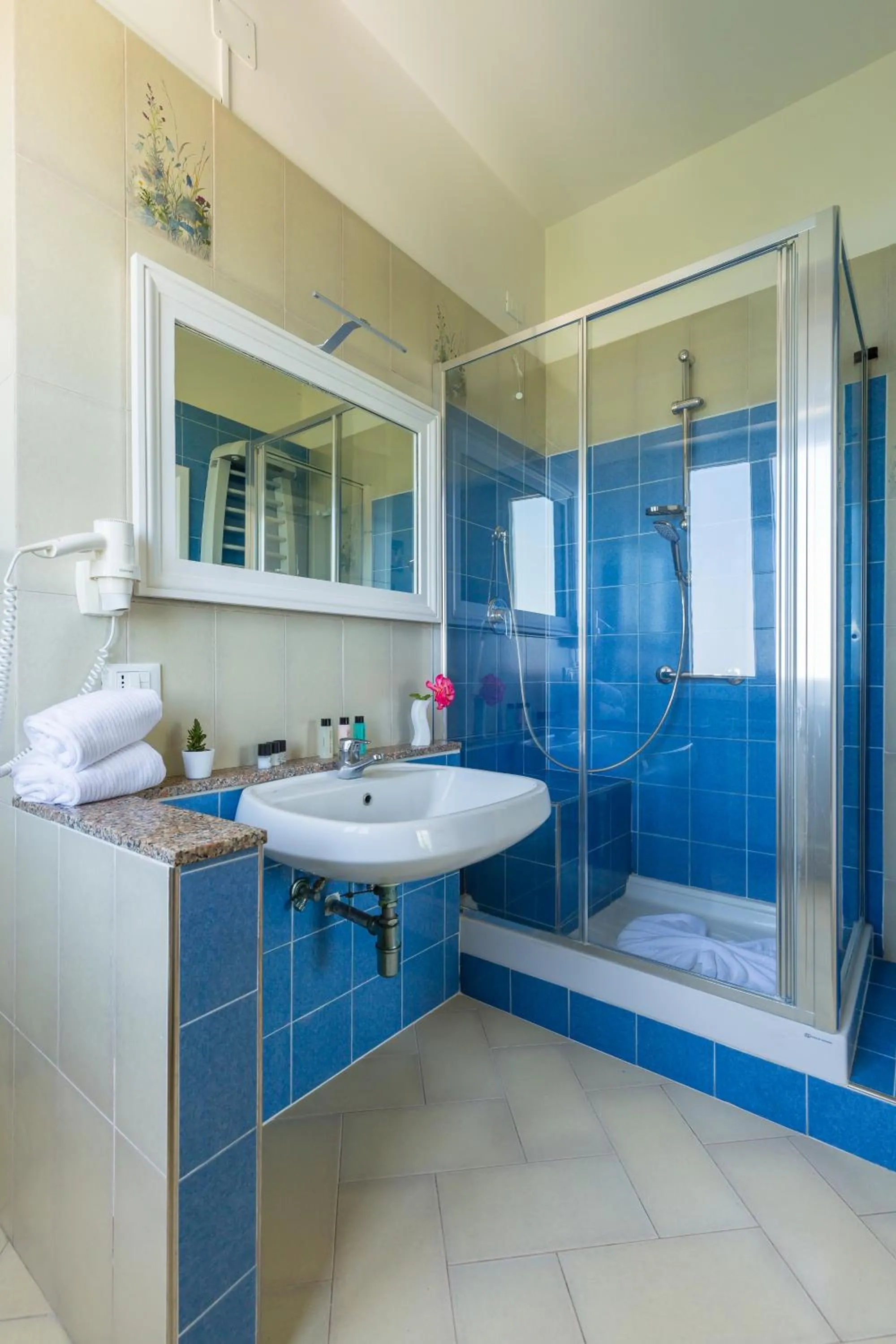 Shower in Villa Sorrento Flats