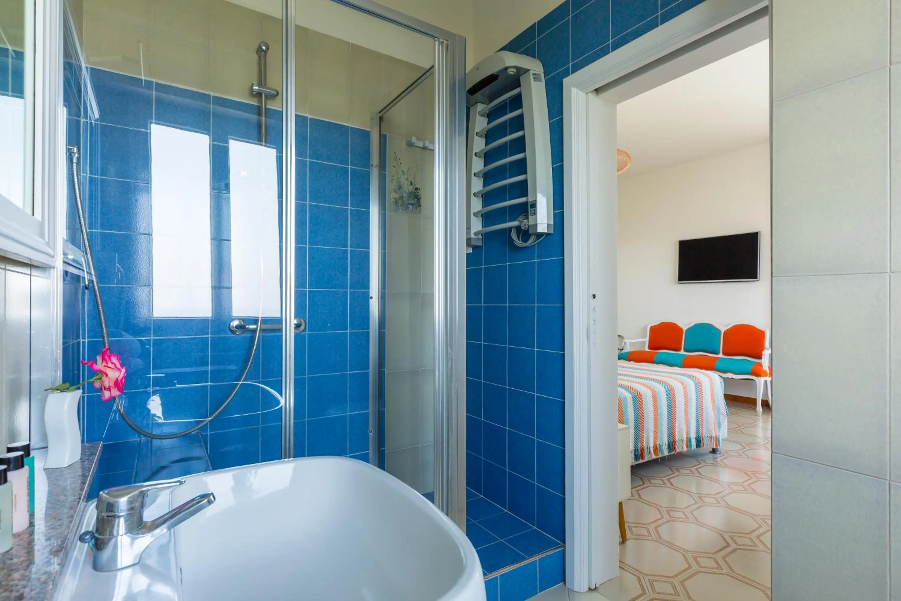 Shower in Villa Sorrento Flats