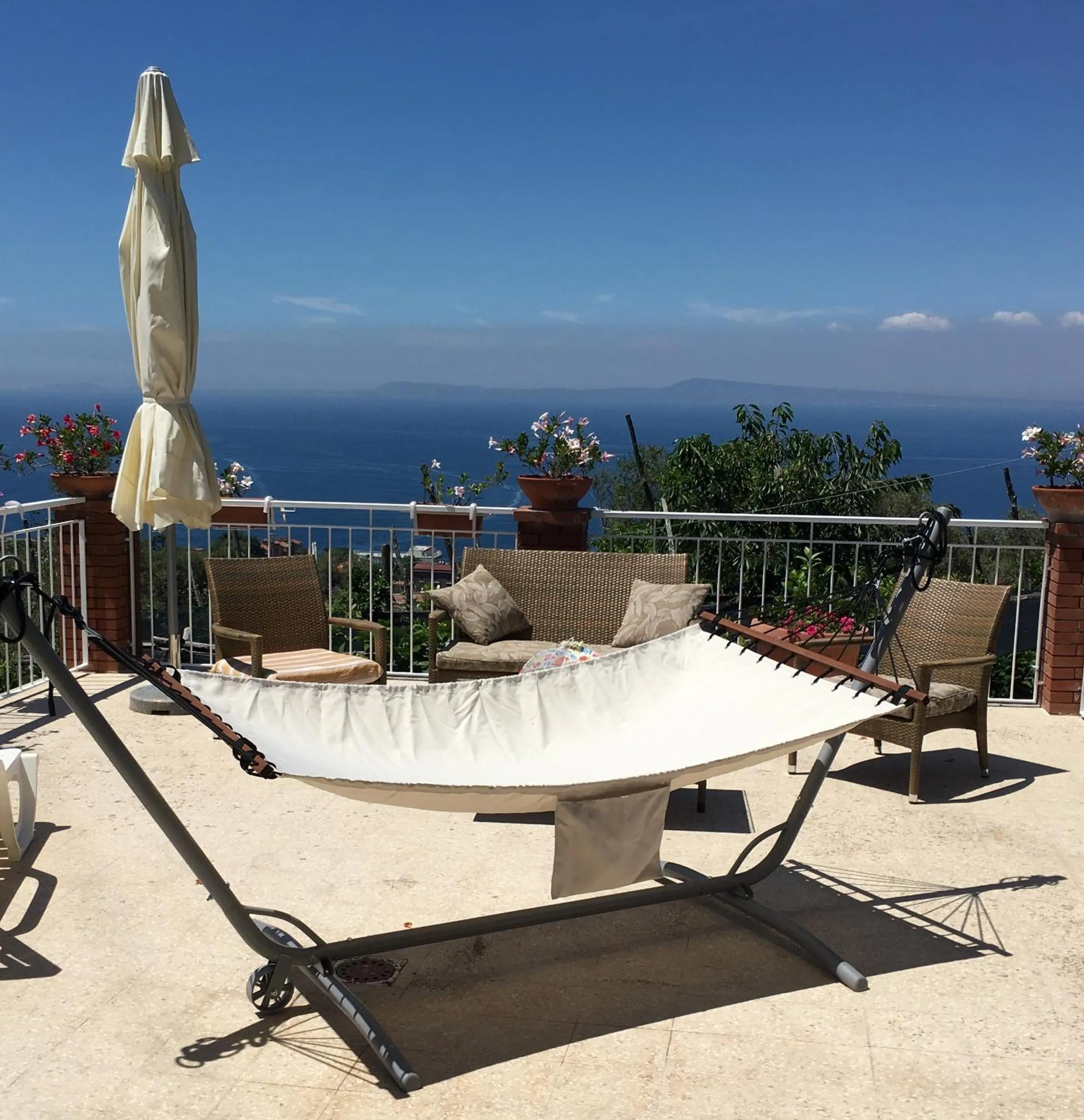 Solarium in Villa Sorrento Flats