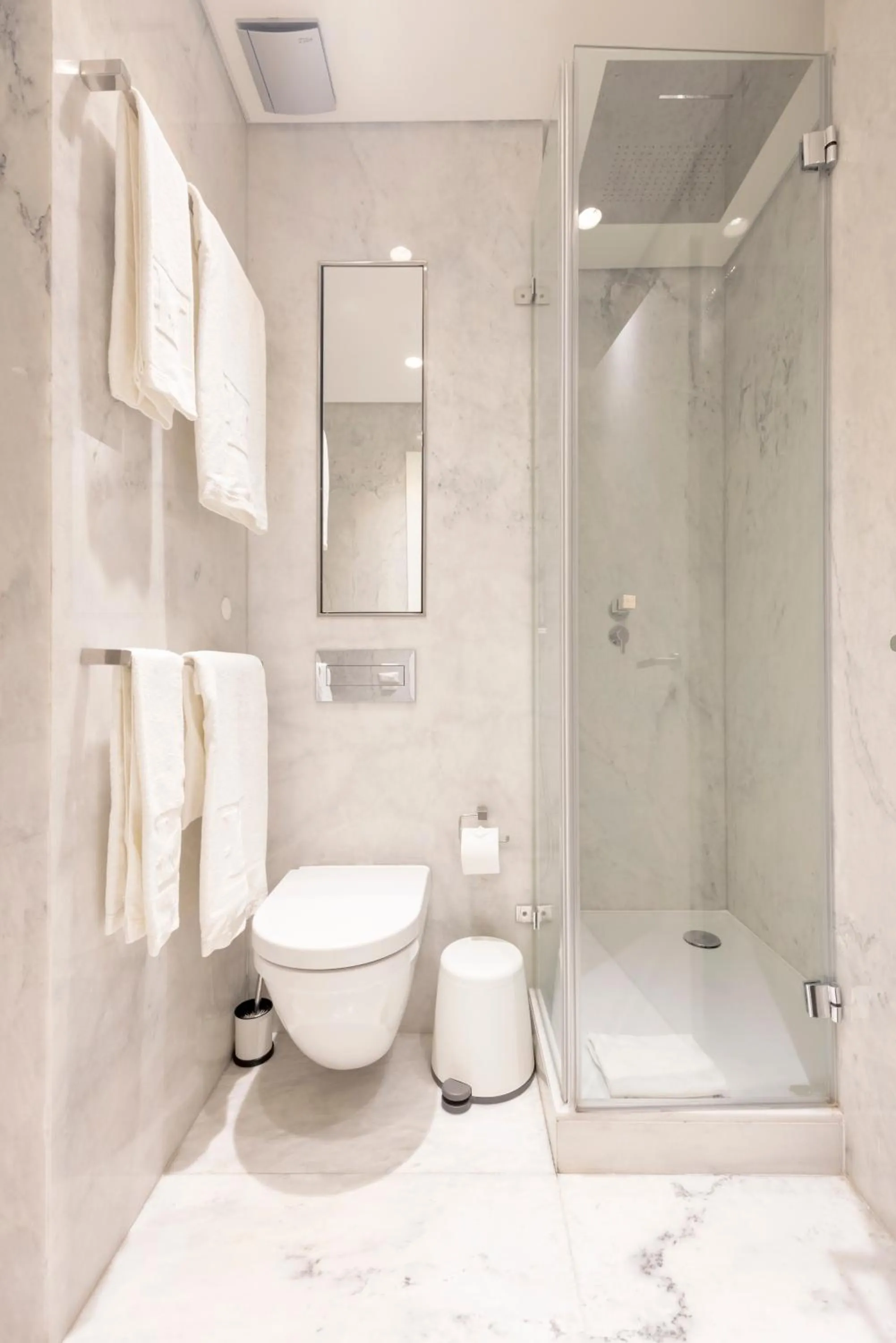 Shower in Chiado Mercy Apartments | Lisbon Best Apartments