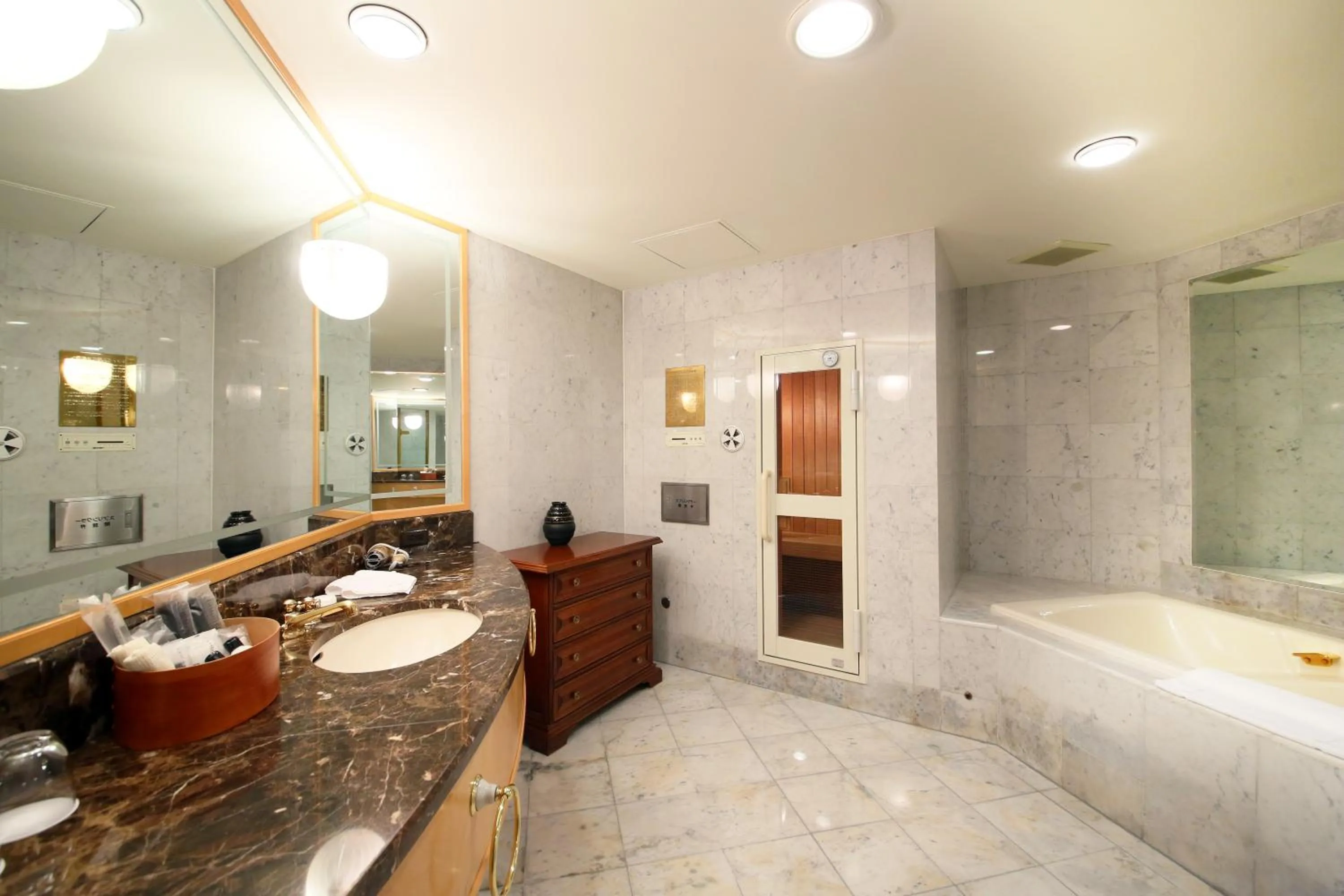 Bathroom in Hotel Allamanda Aoyama Tokyo