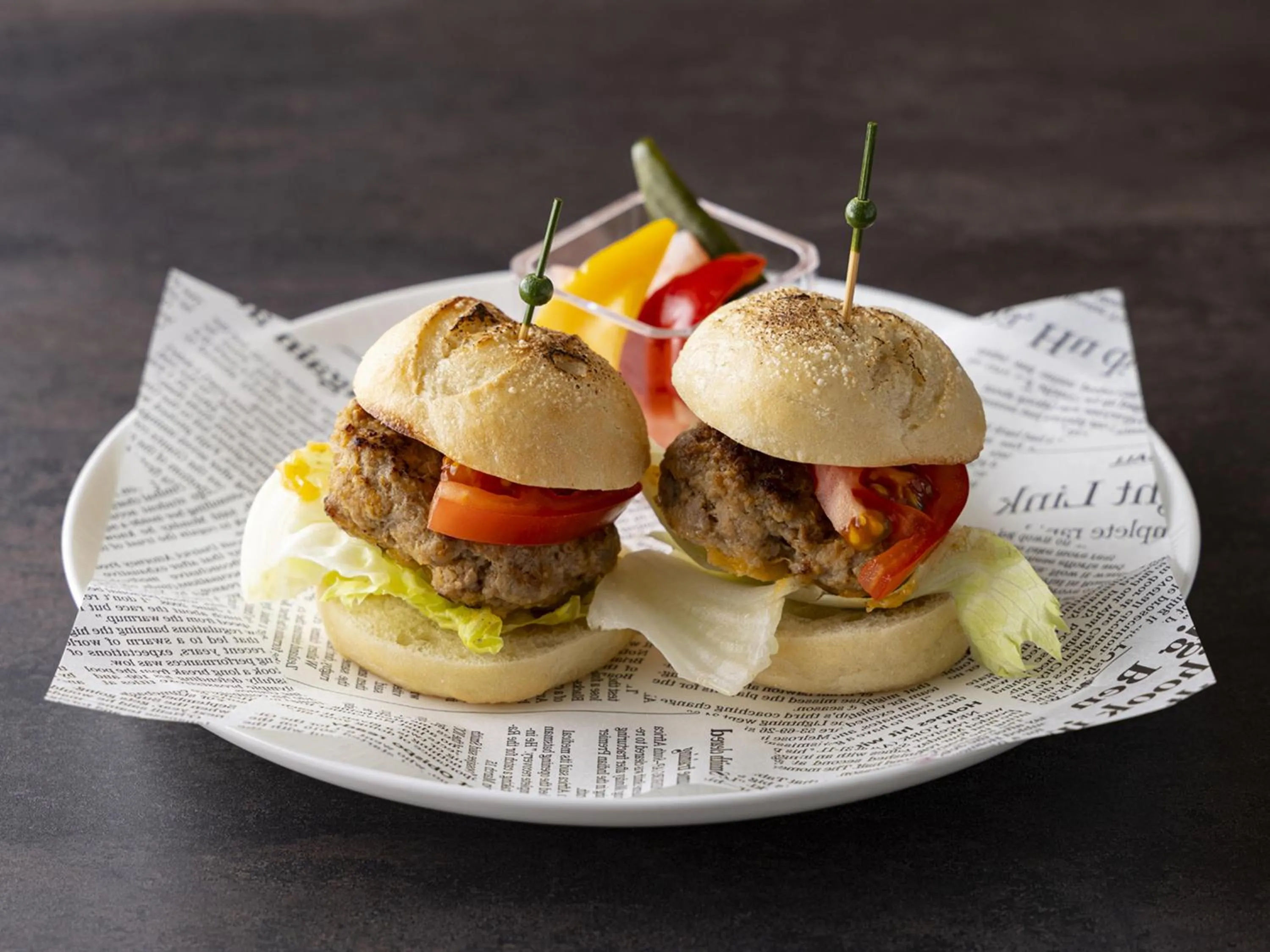 Communal lounge/ TV room in Hotel Allamanda Aoyama Tokyo