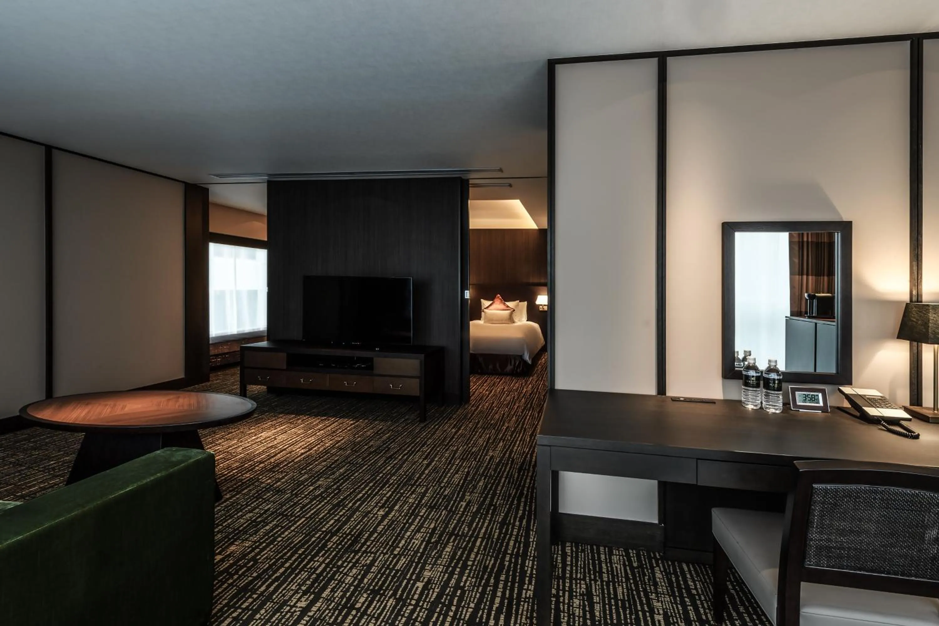 Living room, Bed in Hotel Allamanda Aoyama Tokyo