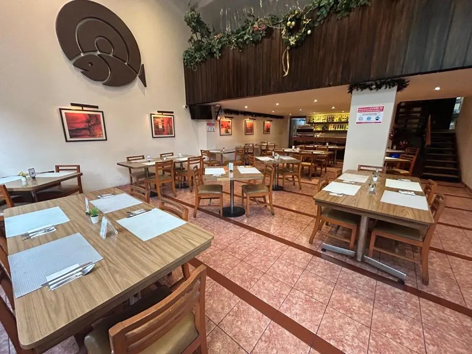 Restaurant/places to eat in Hotel El Salvador