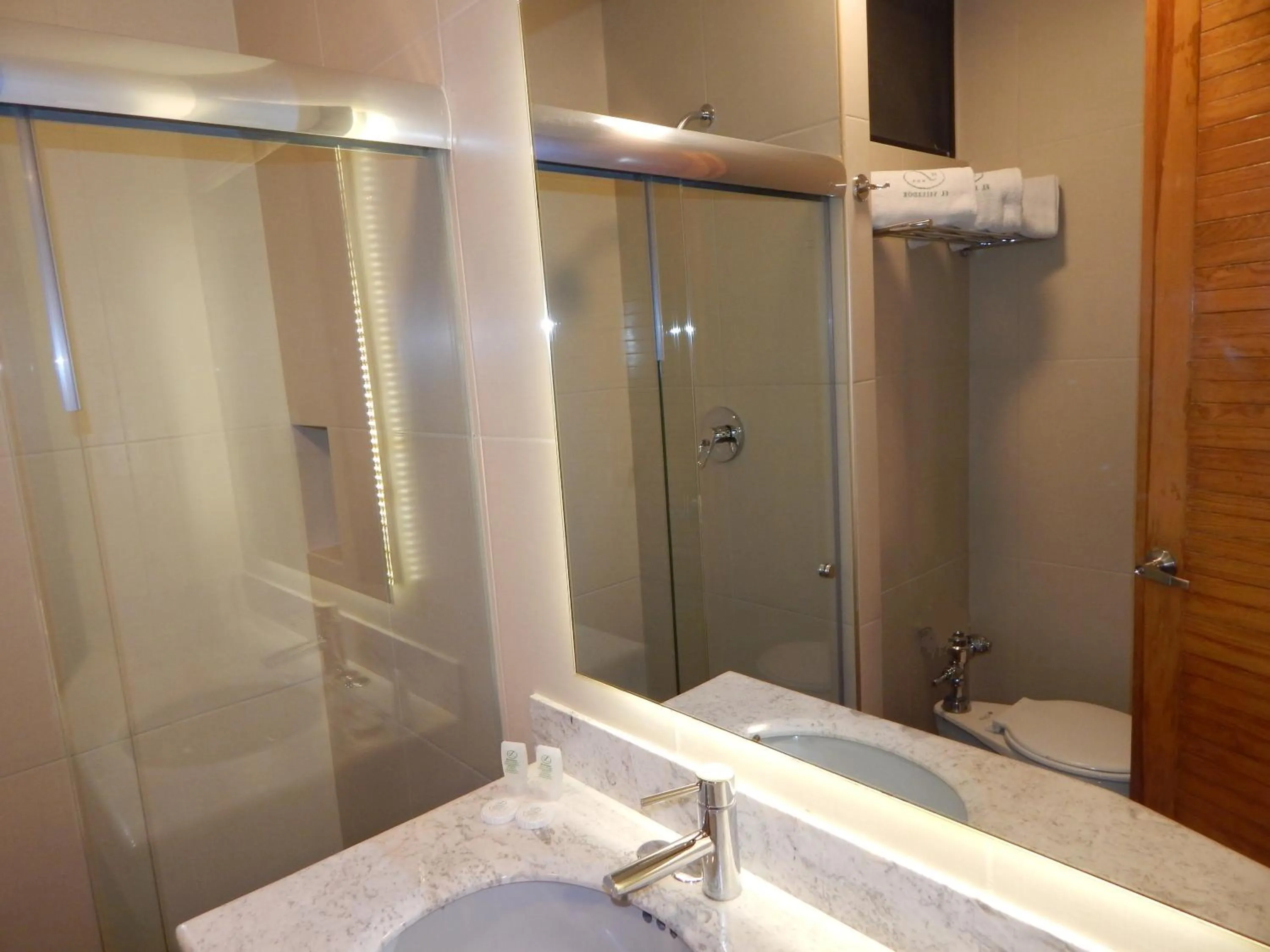 Bathroom in Hotel El Salvador