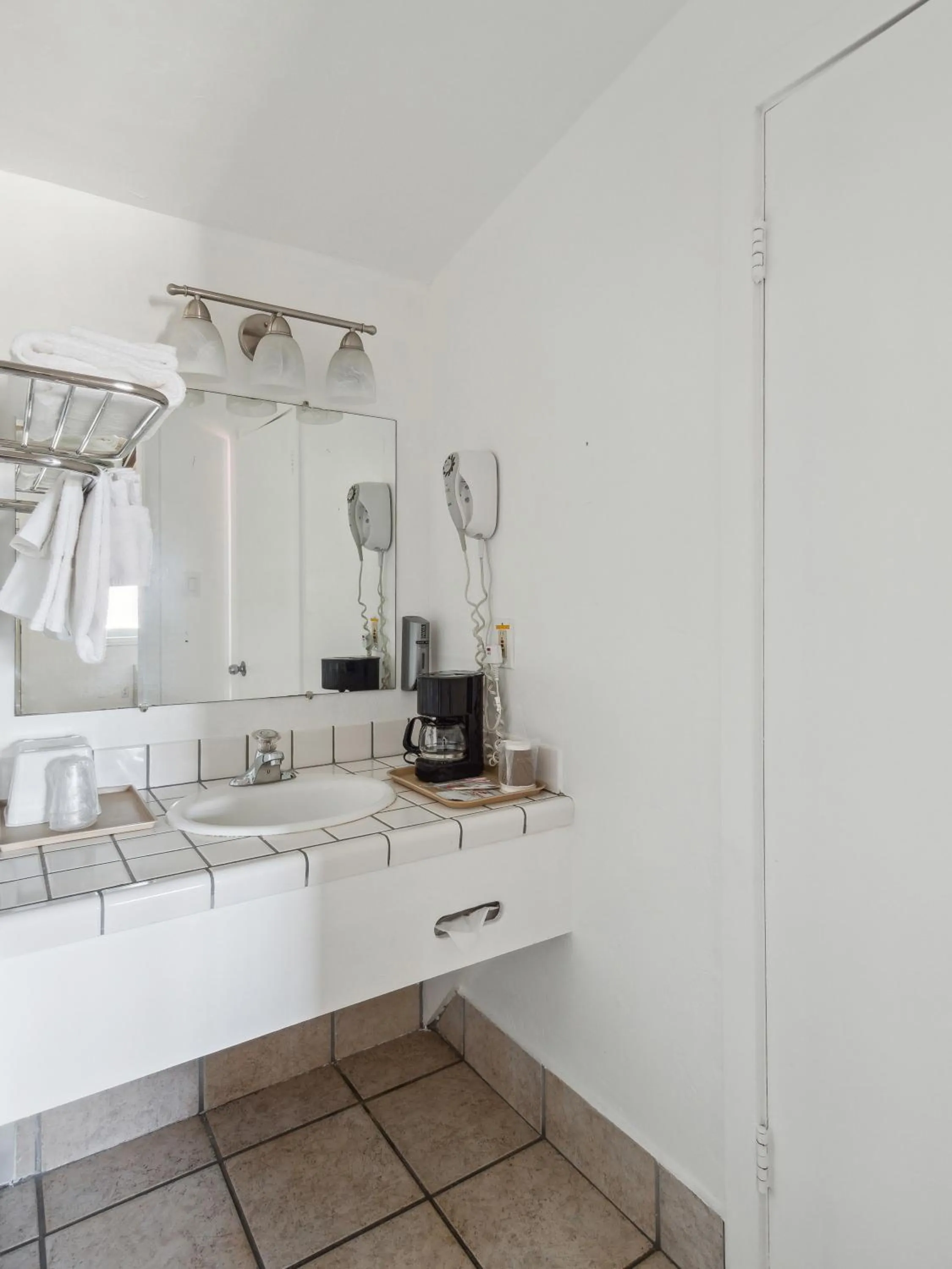 Discovery Inn Monterey Bay