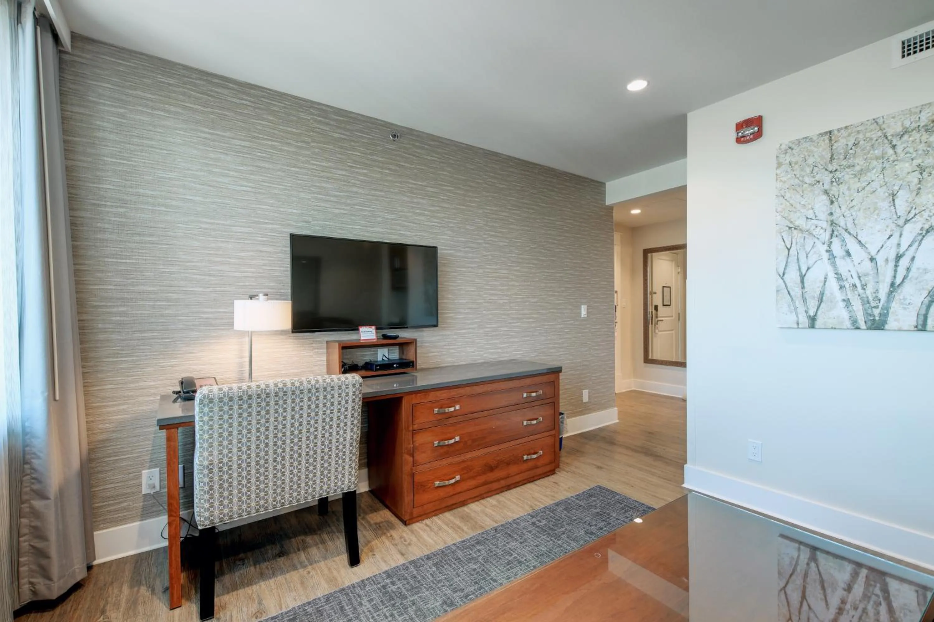 Living room in Strathcona Hotel