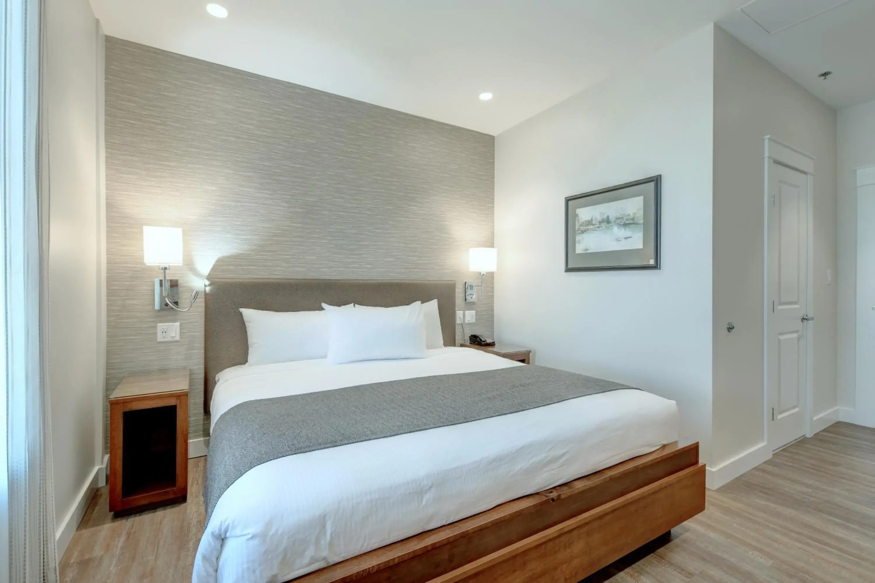 King Room in Strathcona Hotel King Room in Strathcona Hotel