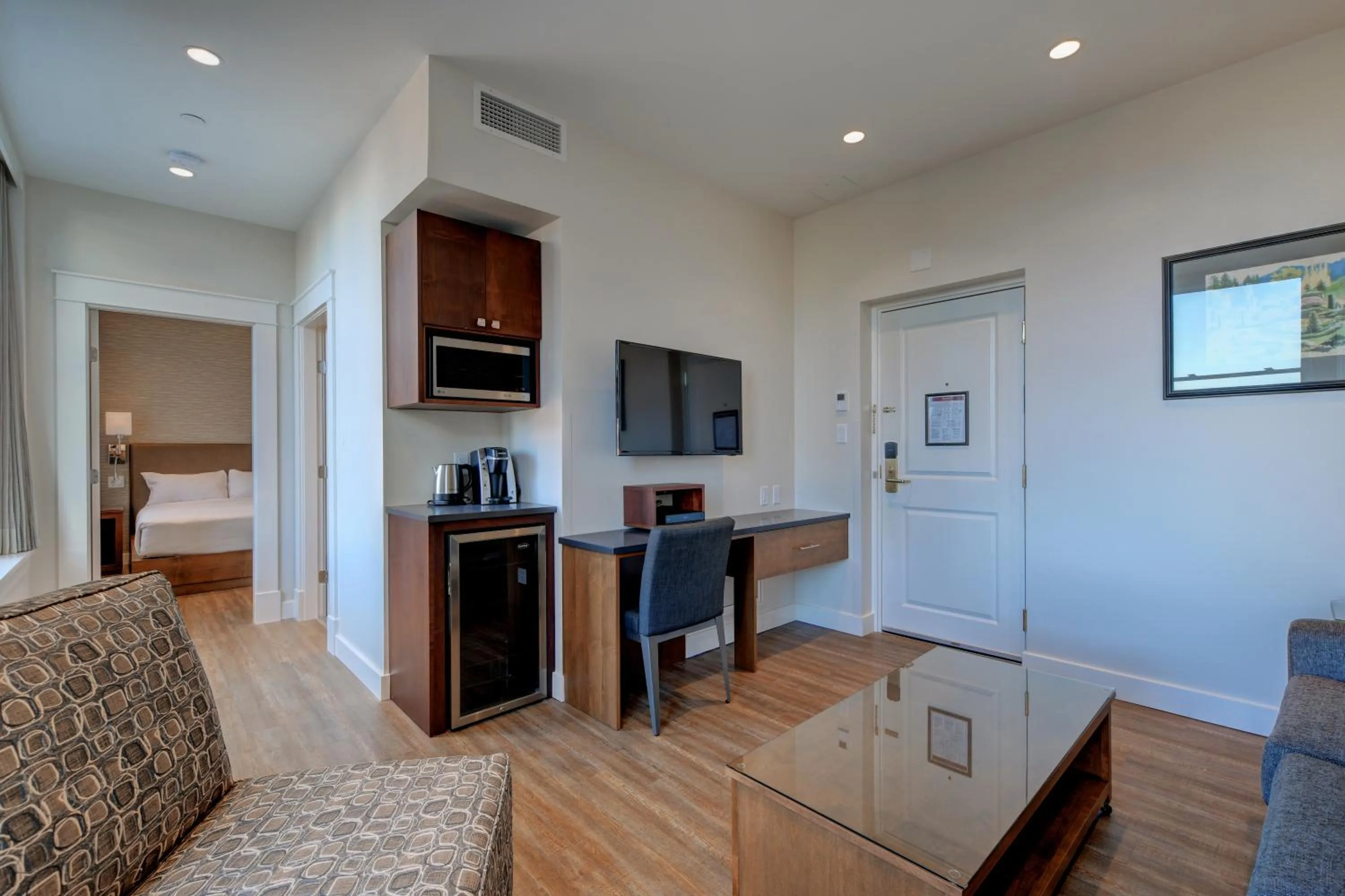 Living room in Strathcona Hotel