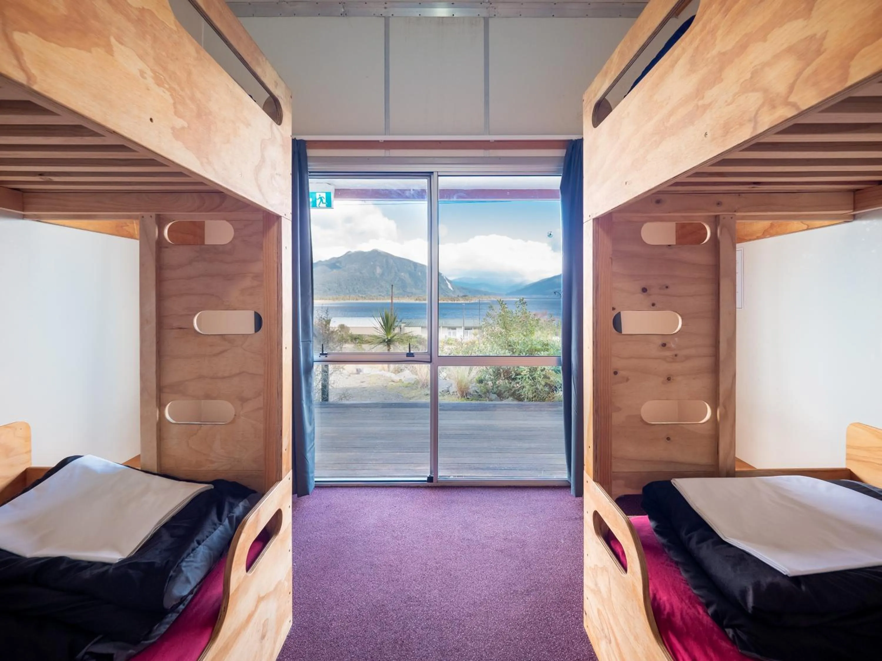 Bed in Hotel Lake Brunner