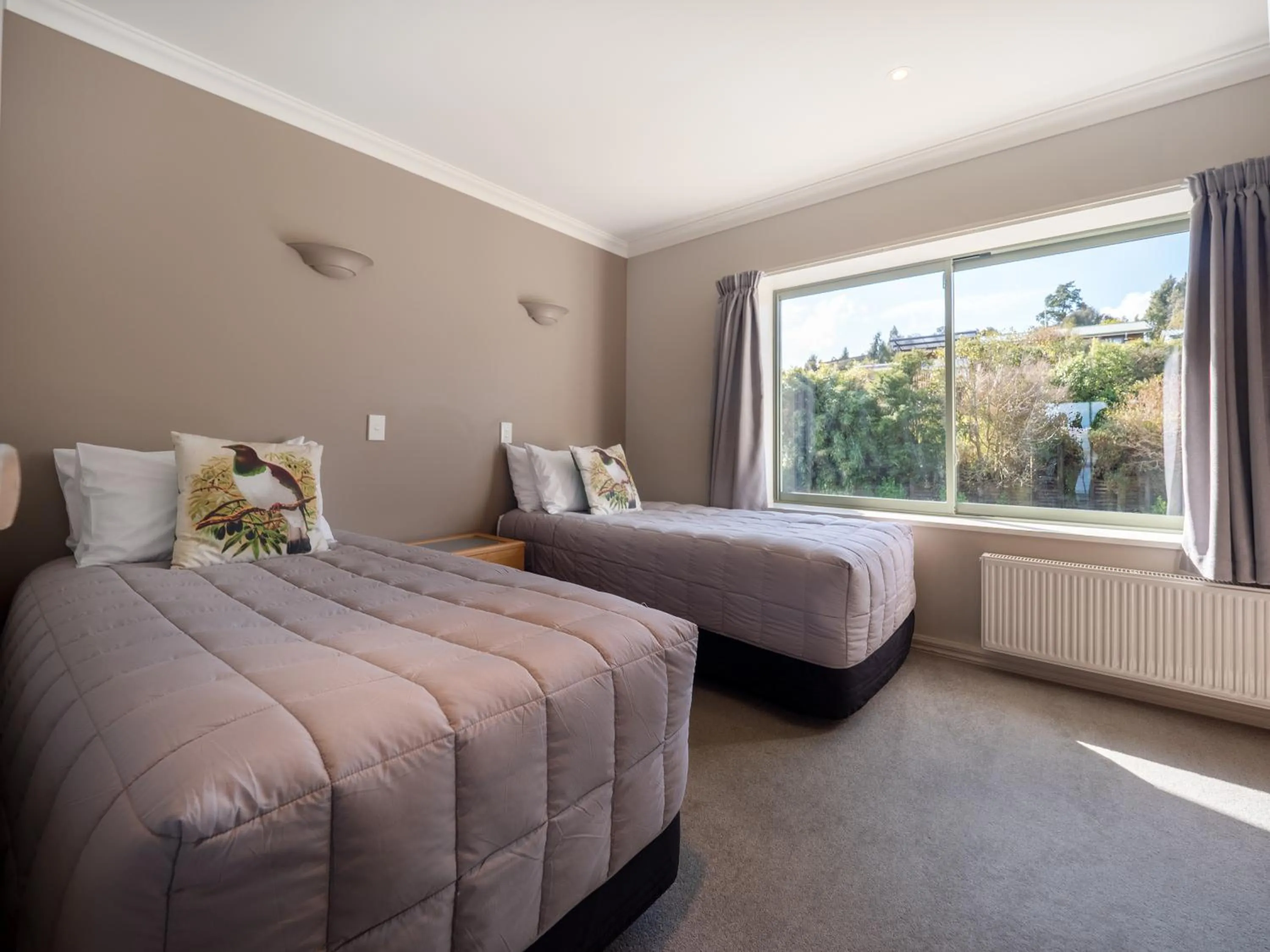 Bedroom, Bed in Hotel Lake Brunner