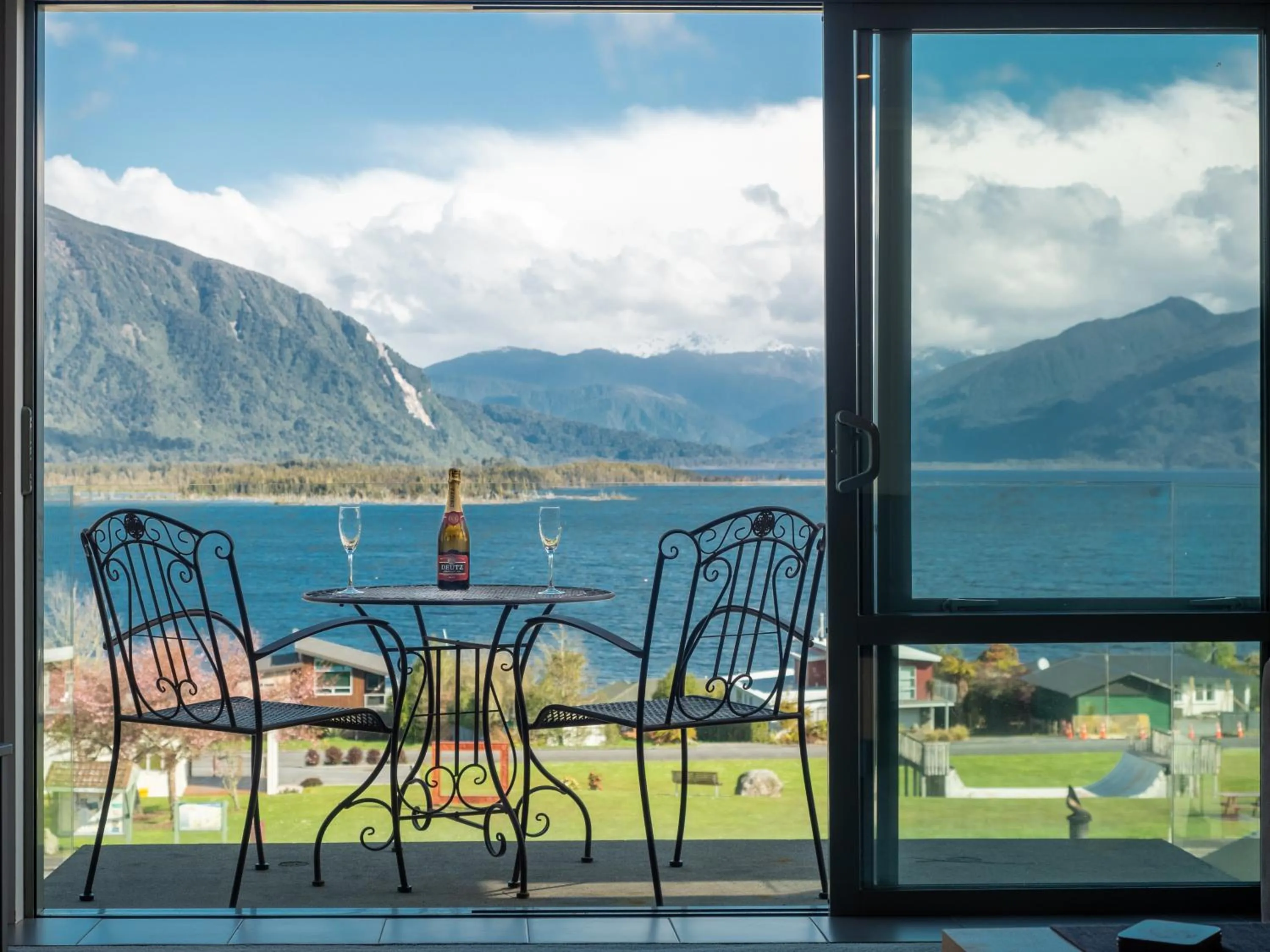 Lake view in Hotel Lake Brunner