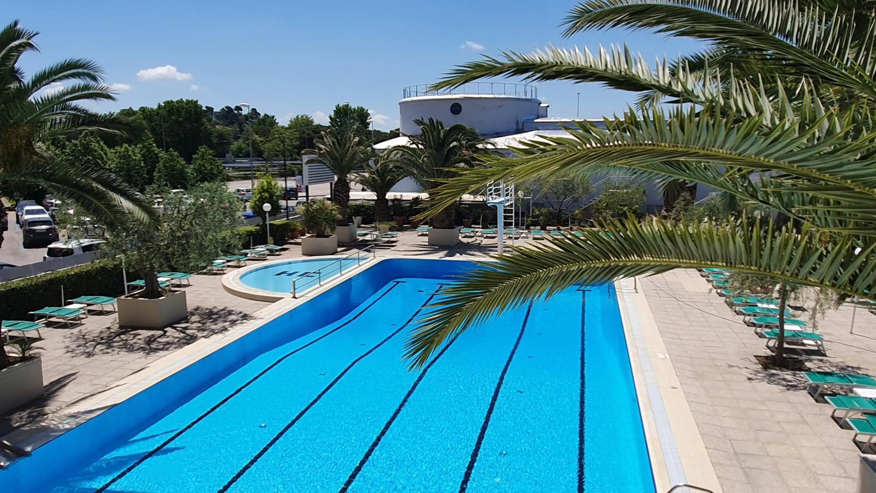 Day in Hotel Cormoran