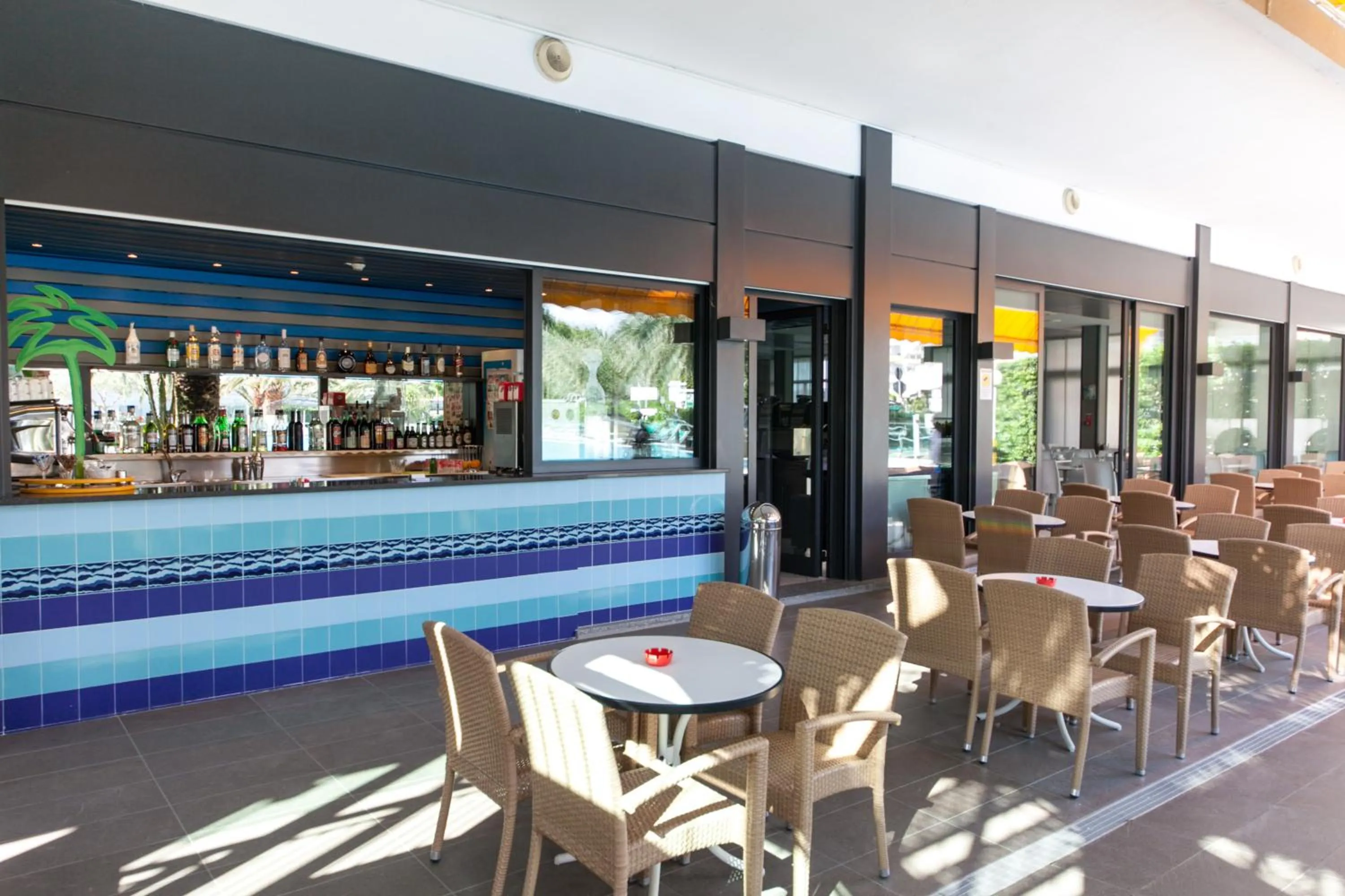 Day in Hotel Cormoran