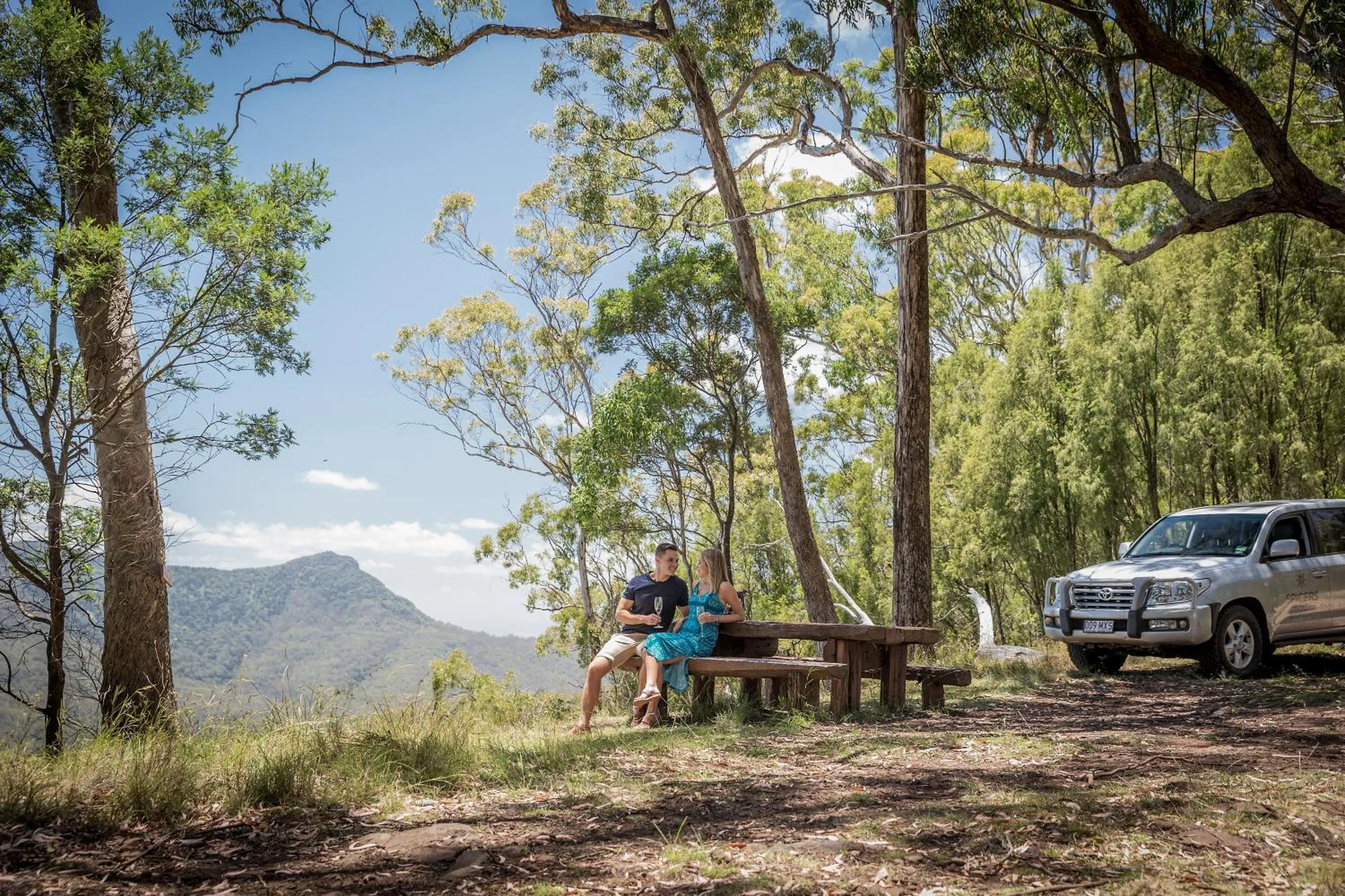Hiking in Spicers Peak Lodge