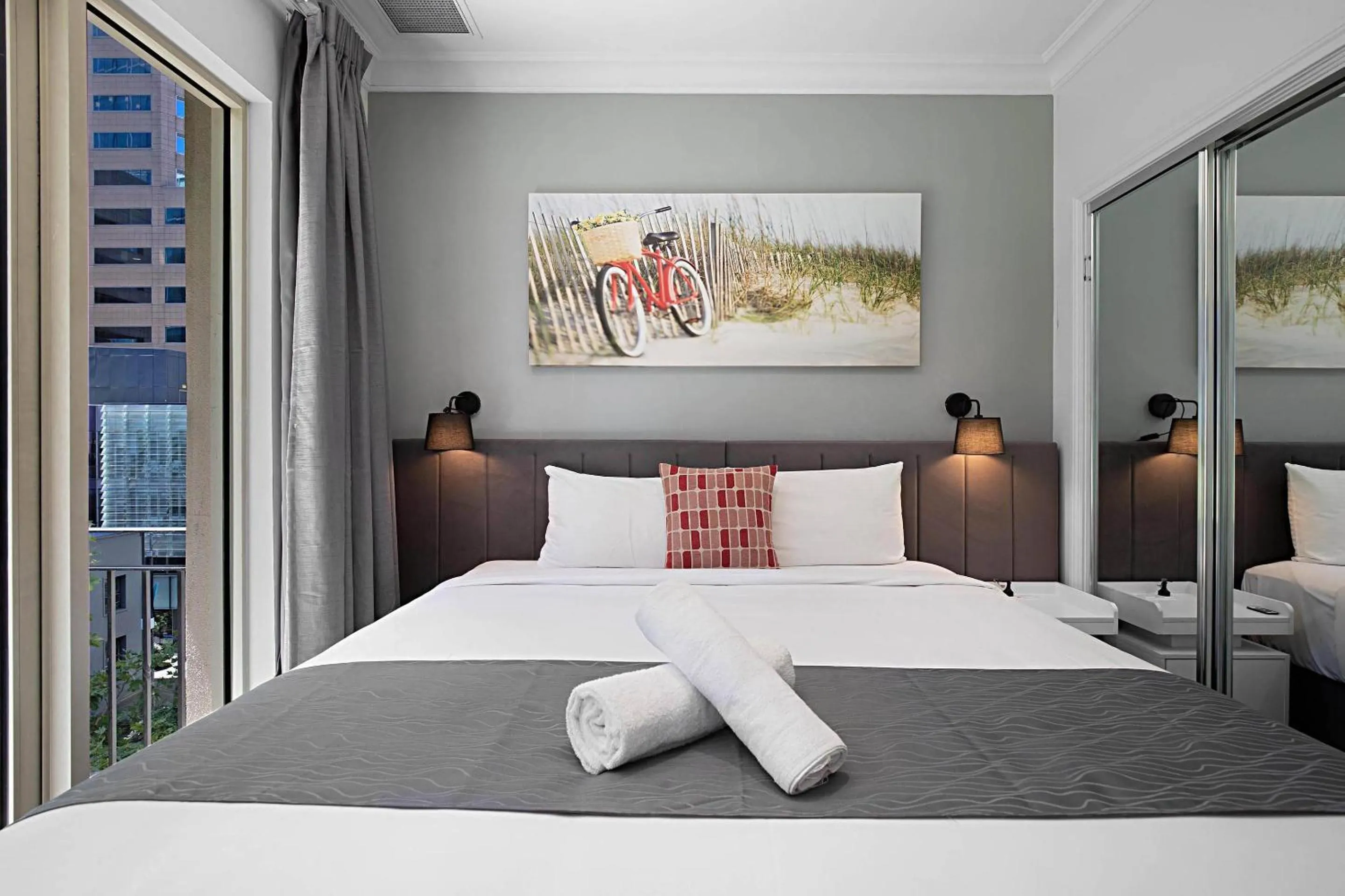 Bedroom, Bed in Comfort Apartments Melbourne Central