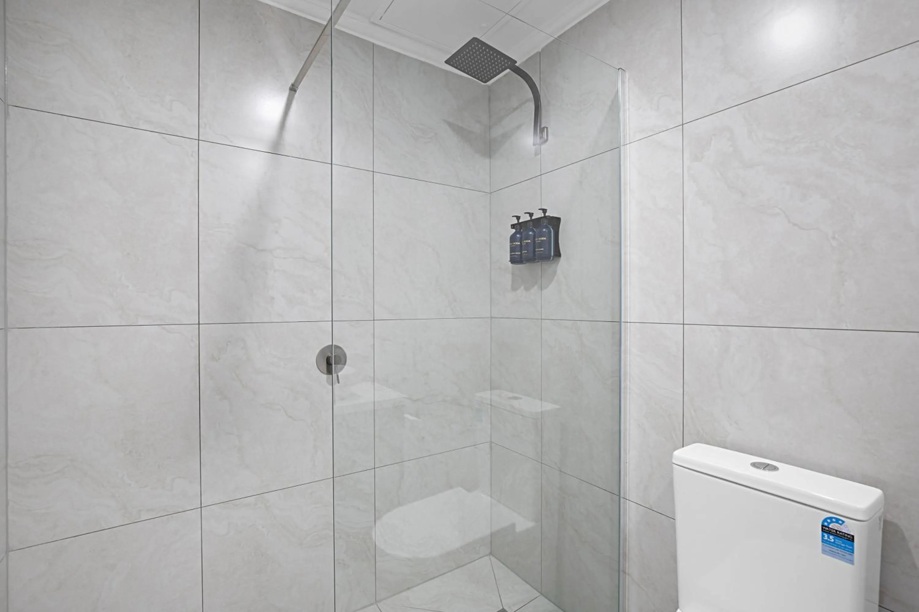 Bathroom in Comfort Apartments Melbourne Central